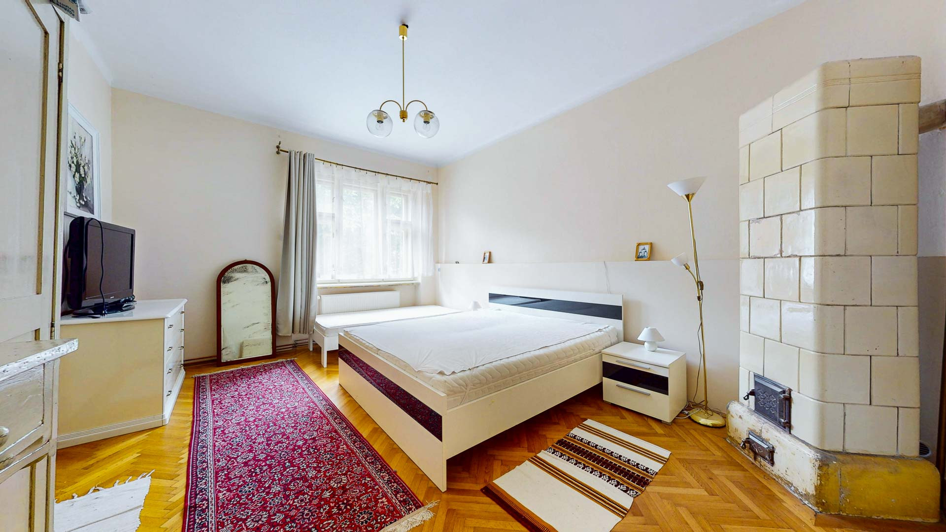 Rodinný dom s priestormi na podnikanie so záhradou a možnosťou vybudovania podkrovia v centre Banskej Štiavnice