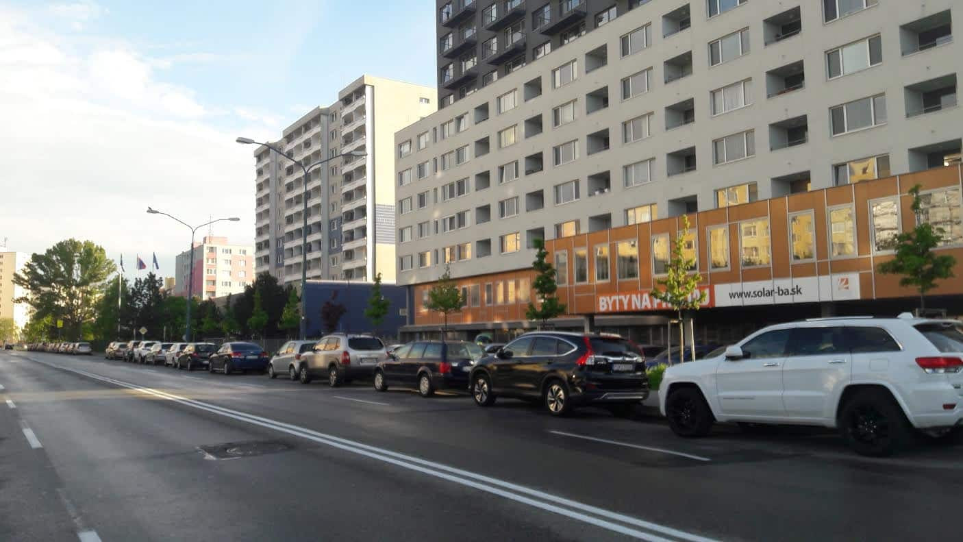 Súrne hľadám pre môjho klienta 3-4 izb. byt v Petržalke