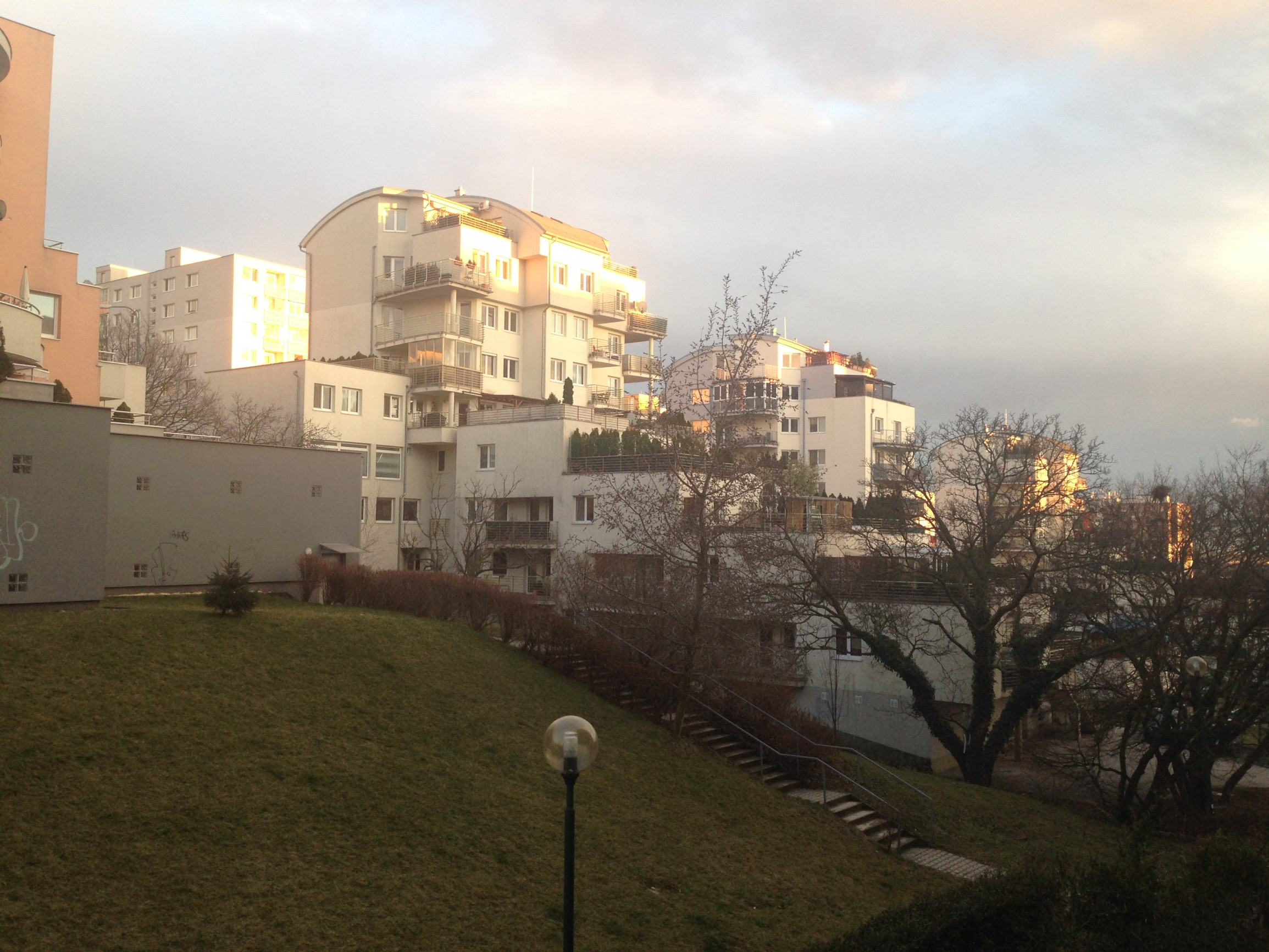 Hľadáme 3- až 4-izbový byt v pôvodnom stave v Bratislave- HOTOVOSŤ