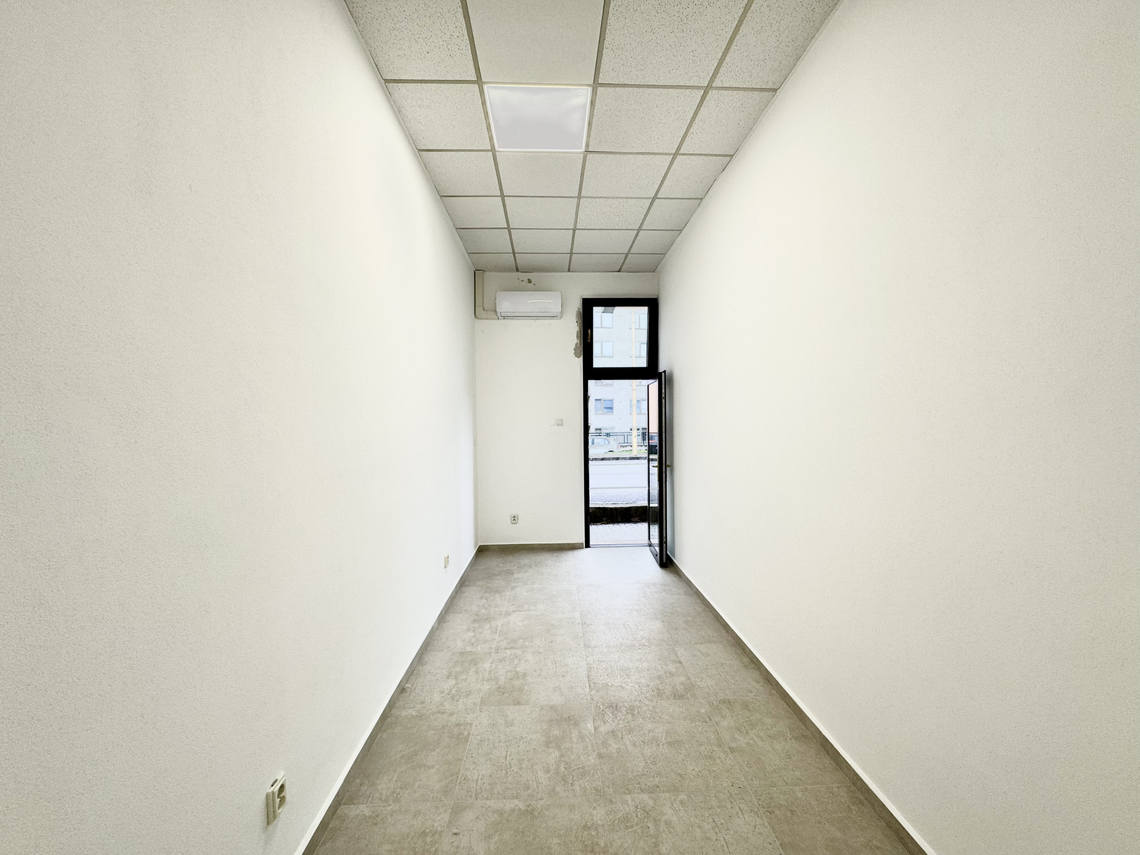 PRIESTOR NA PODNIKANIE V CENTRE / NA FREKVENTOVANEJ ULICI