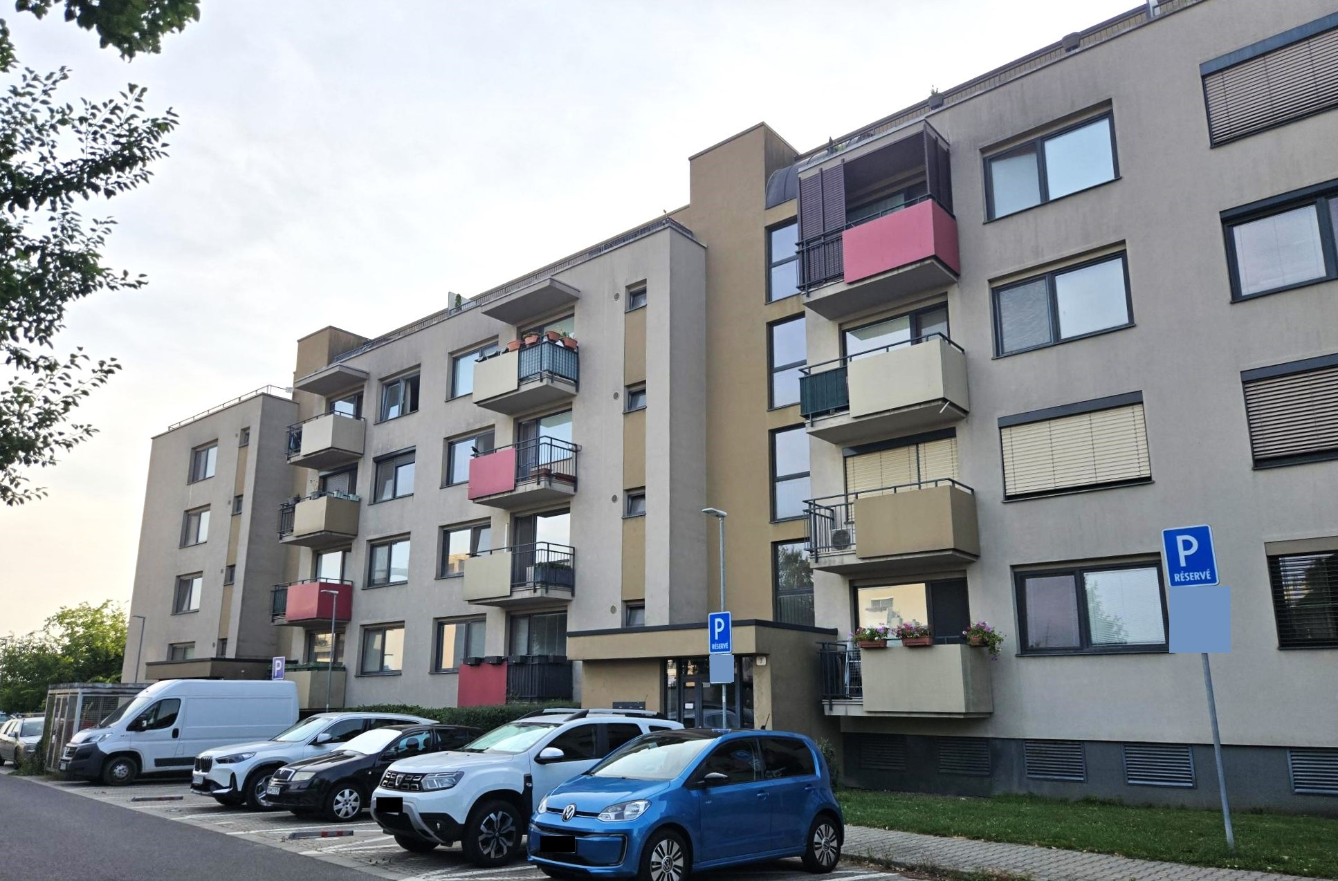 Predaj - Vonkajšie parkovacie státie - Okružná ul. Stupava