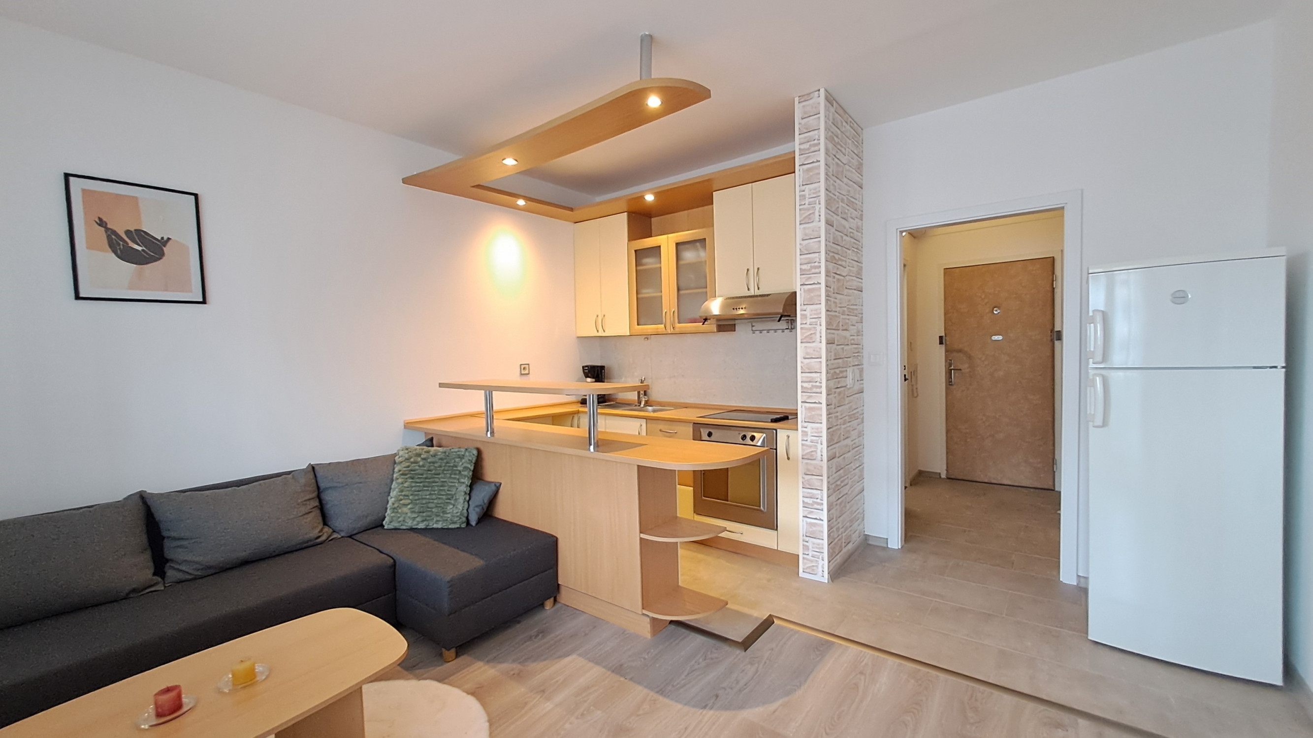 Prenájom zariadený 2-izbový byt, dve lodžie, Šustekova ul., Bratislava V Petržalka