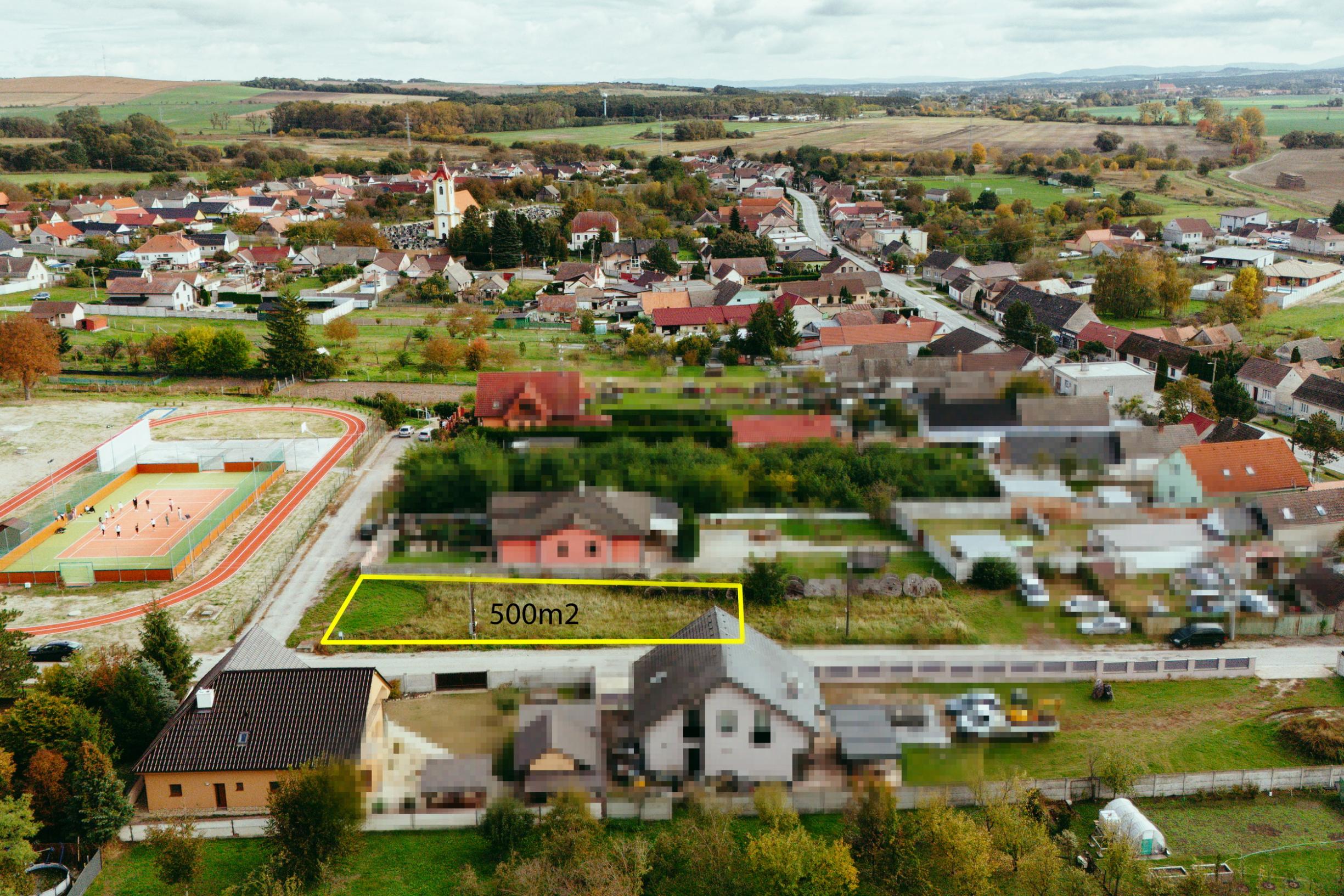 Stavebný pozemok v obci Čáry na Záhorí v tichej ulici
