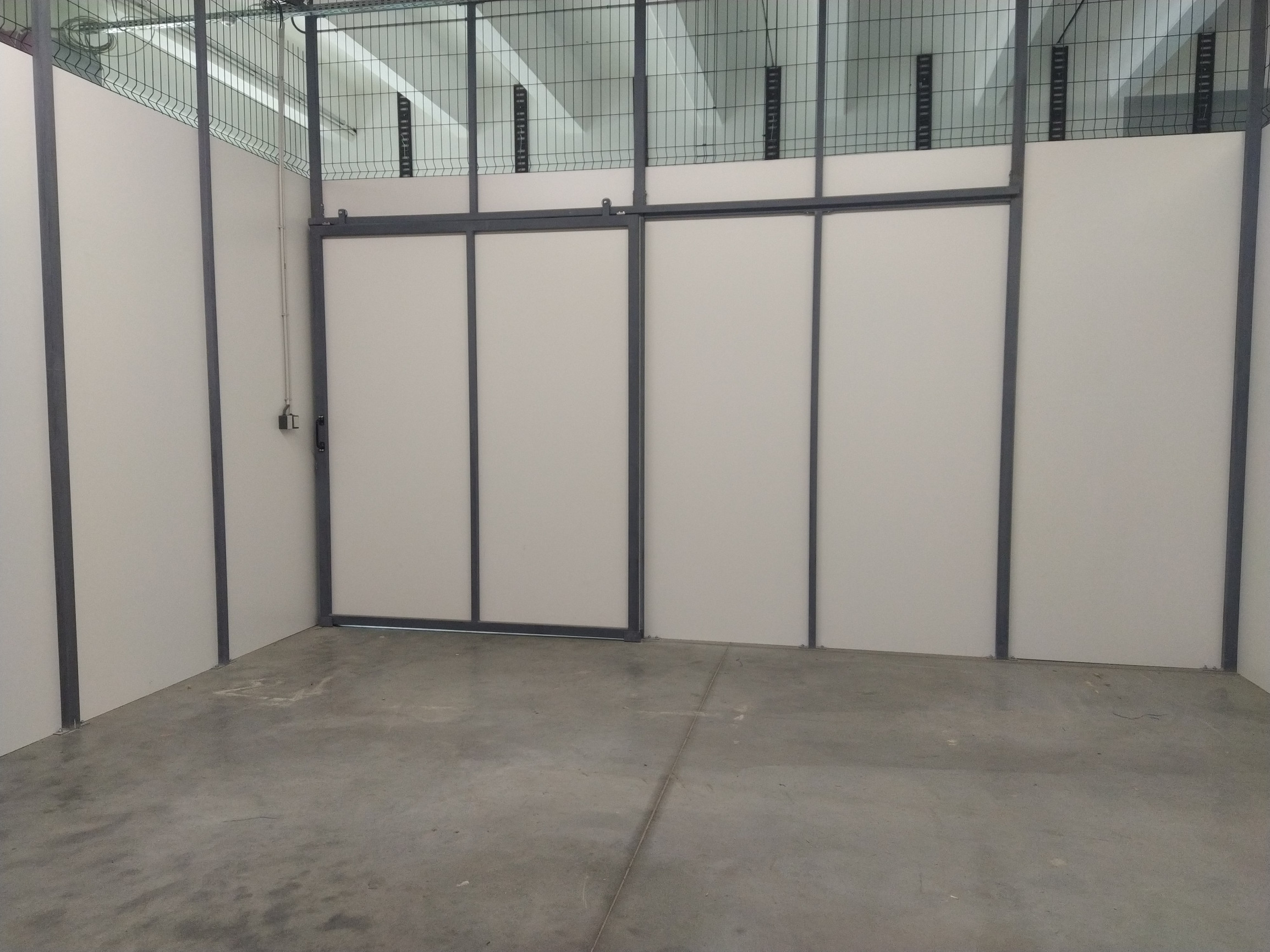 Prenájom sklad 30 m2 na vstup PALETOVÝM Vozíkom, ul. Vajnorská, BA III., časť Jurajov dvor.