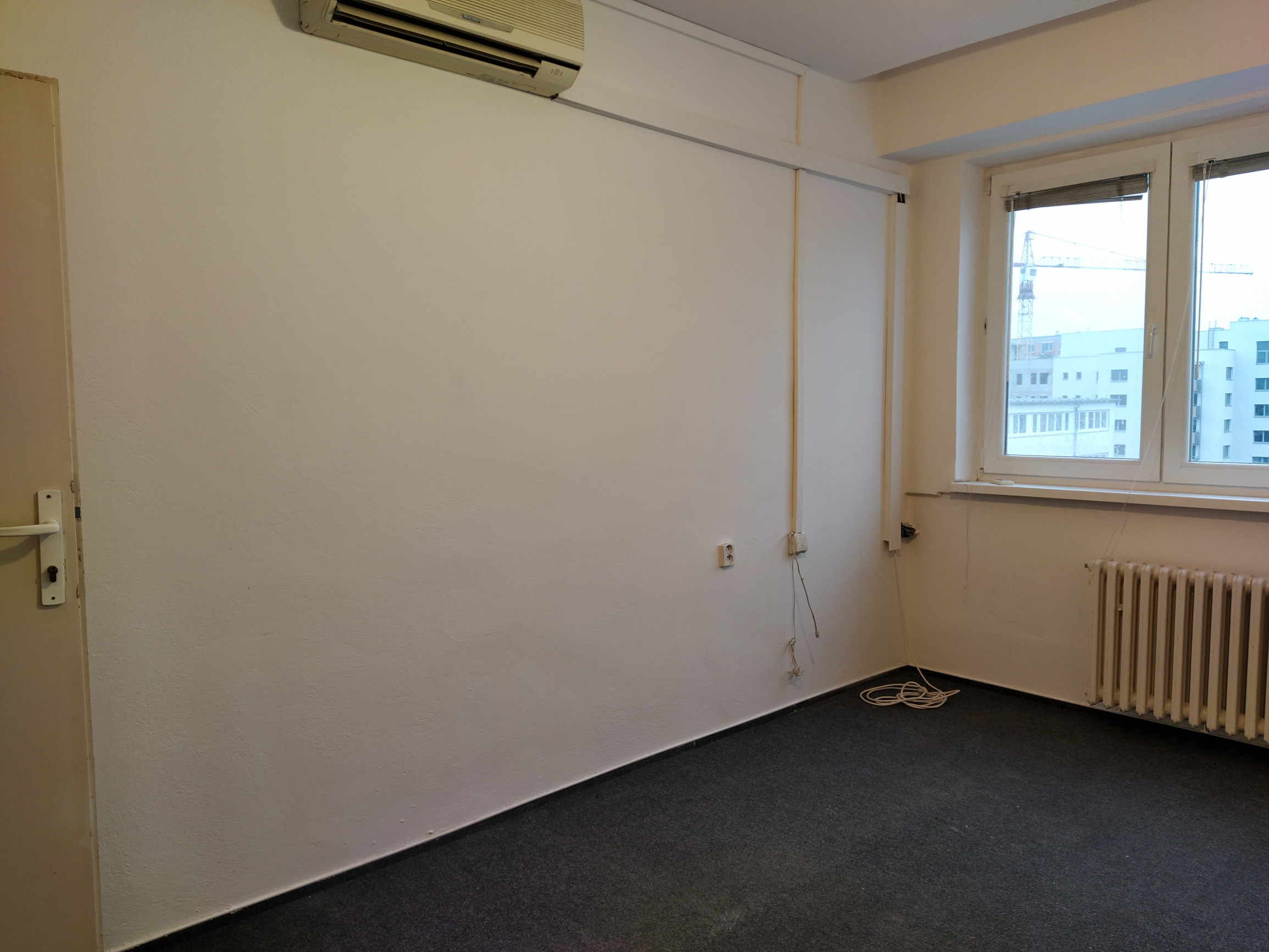 Prenájom LEN: 160.-€/ mesiac E SHOP/ sklad/ kancelária 16m2 + parkovacie miesto, Bulharská ul., BA II., Trnávka.