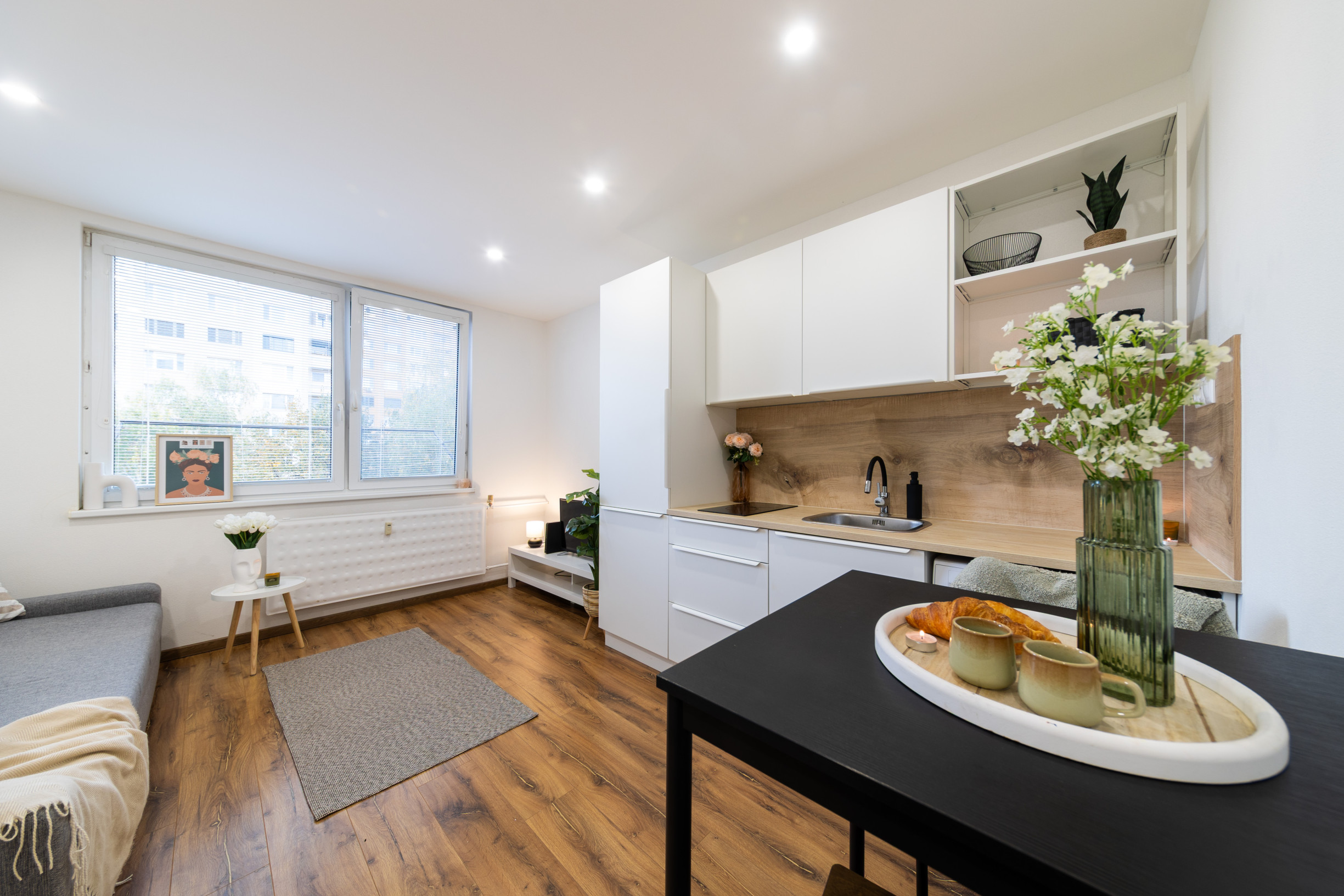 REZERVOVANÝ - Garsónka, ktorá vás zaujme: štýlový štartovací byt na Chrenovej – Nitra