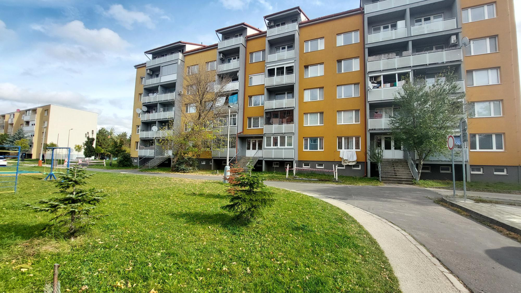 REZERVOVANÉ - 3 izbový mezanínový byt v Senci