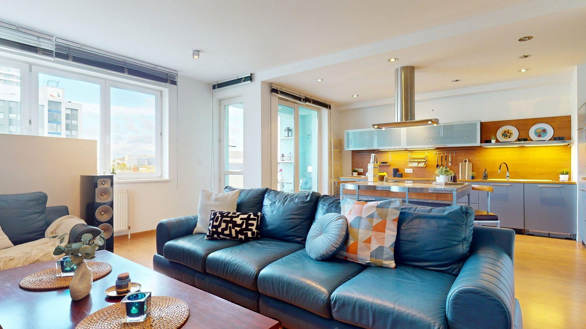 KOMPLETNE ŠTÝLOVO ZARIADENÝ 3I BYT S LODŽIOU A BALKÓNOM