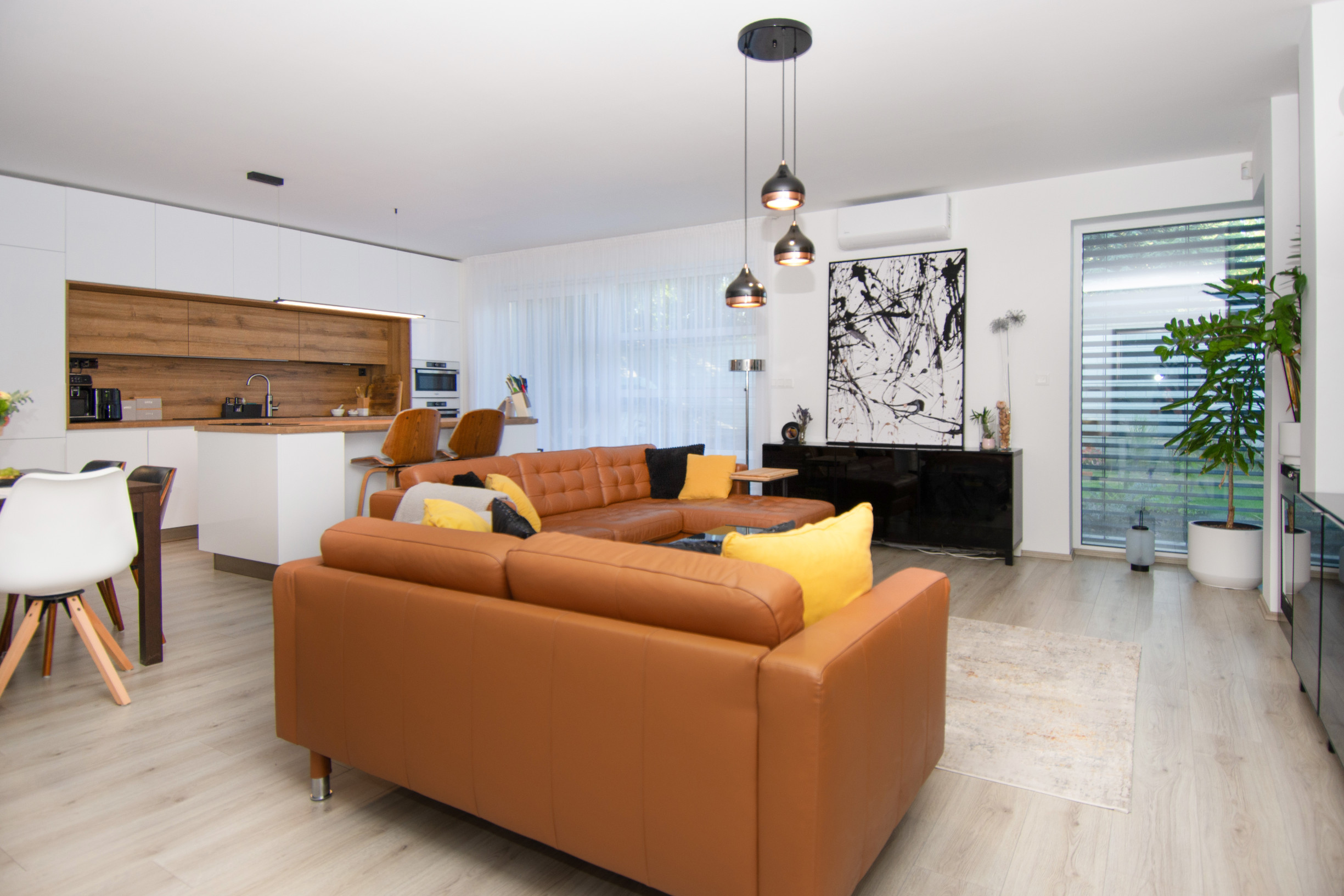 Nadštandardný 4 izbový rodinný dom s veľkou záhradou a komfortným vybavením, Šamorín