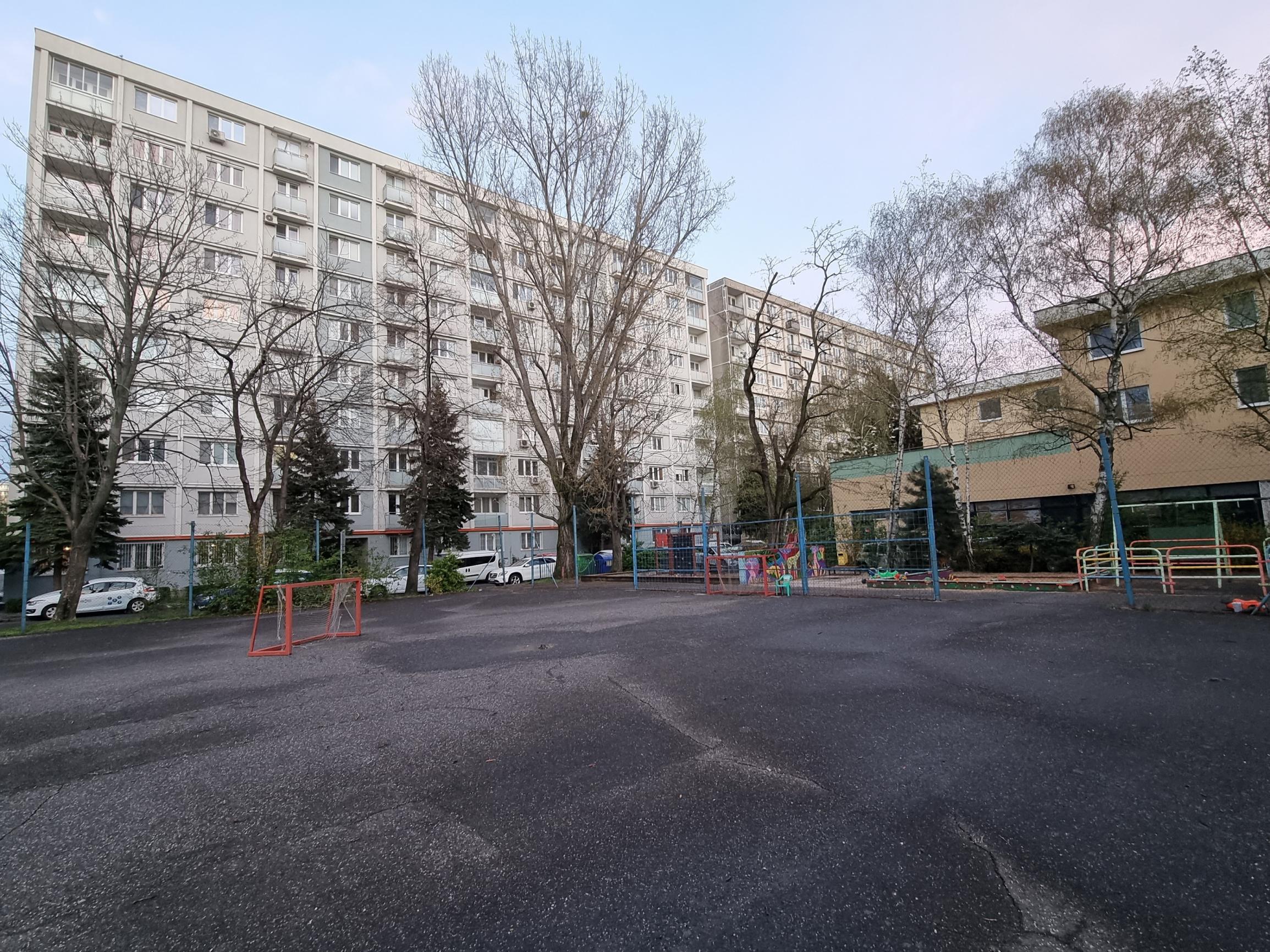 Hľadám pre konkétnu klientku garsónku v Ba IV- Karlová Ves, Dúbravka