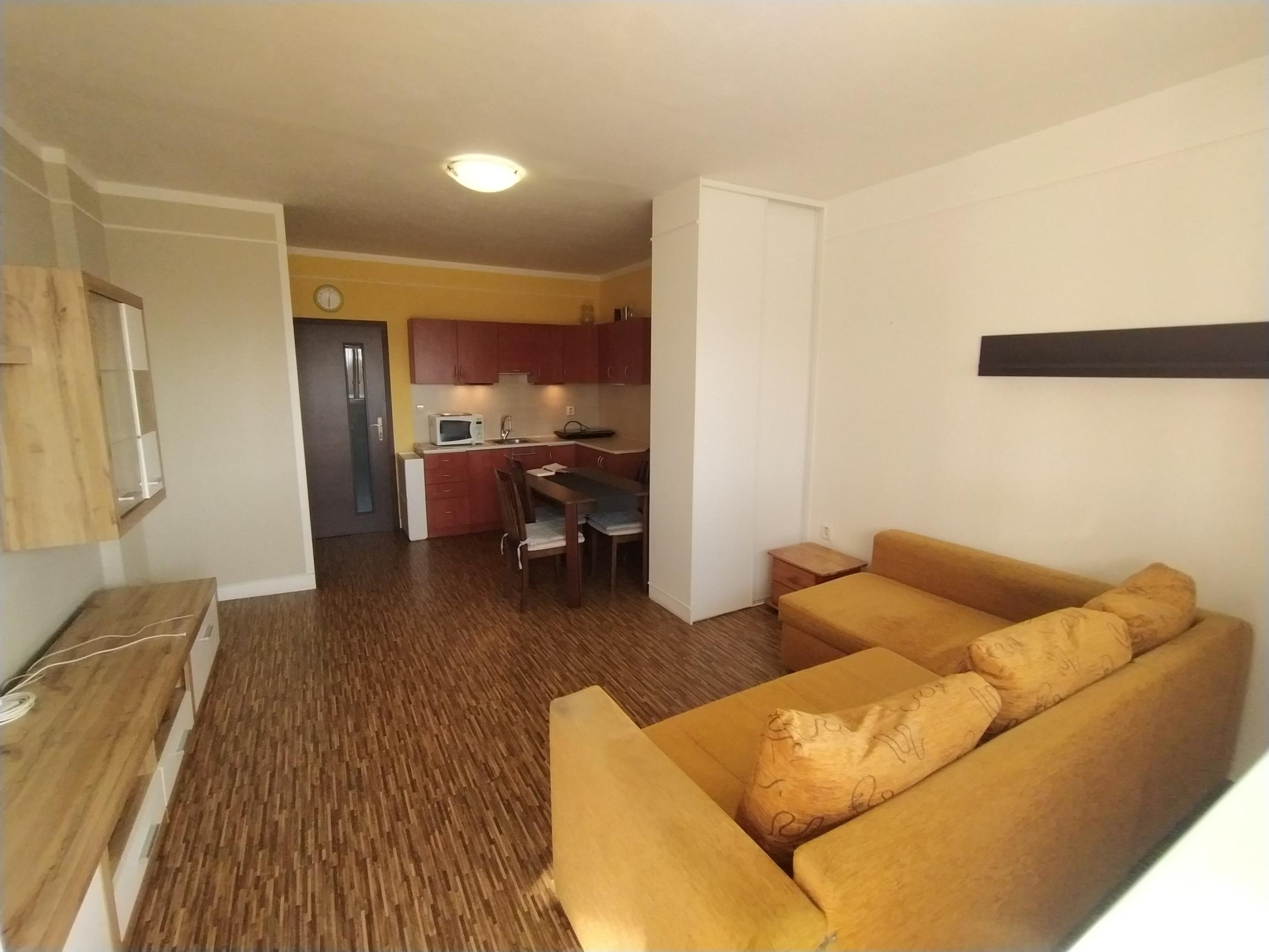 Garsónka! 38,44 m2 s loggiou a pivničnou kobkou, ul. Jána Jonáša, Devínska Nová Ves, BA IV.