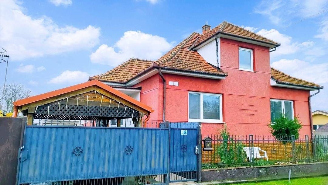 EXKLUZÍVNE na PREDAJ: Rodinný dom 4izbový s garážou, Palárikovo