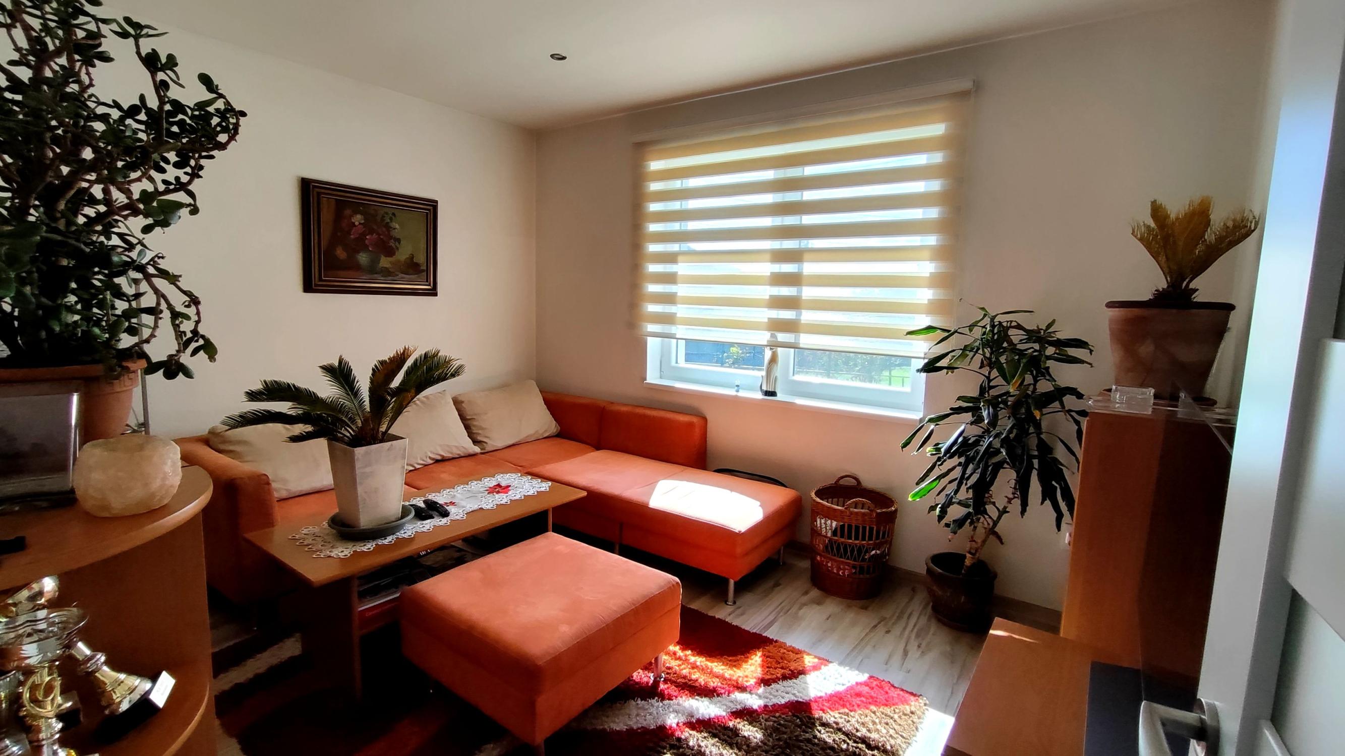 Na predaj novostavba rodinného domu s krásnym udržiavaným pozemkom, v súkromnou areáli, Dvory nad Žitavou