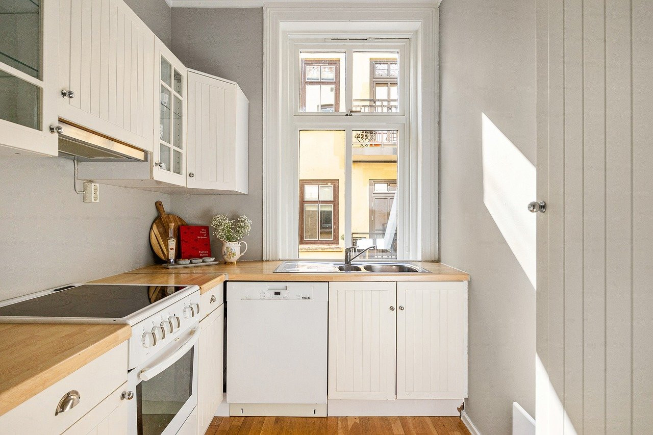 Prenájom novostavby  1-izbového bytu vo Vlčkovciach – plne zariadený, s loggiou