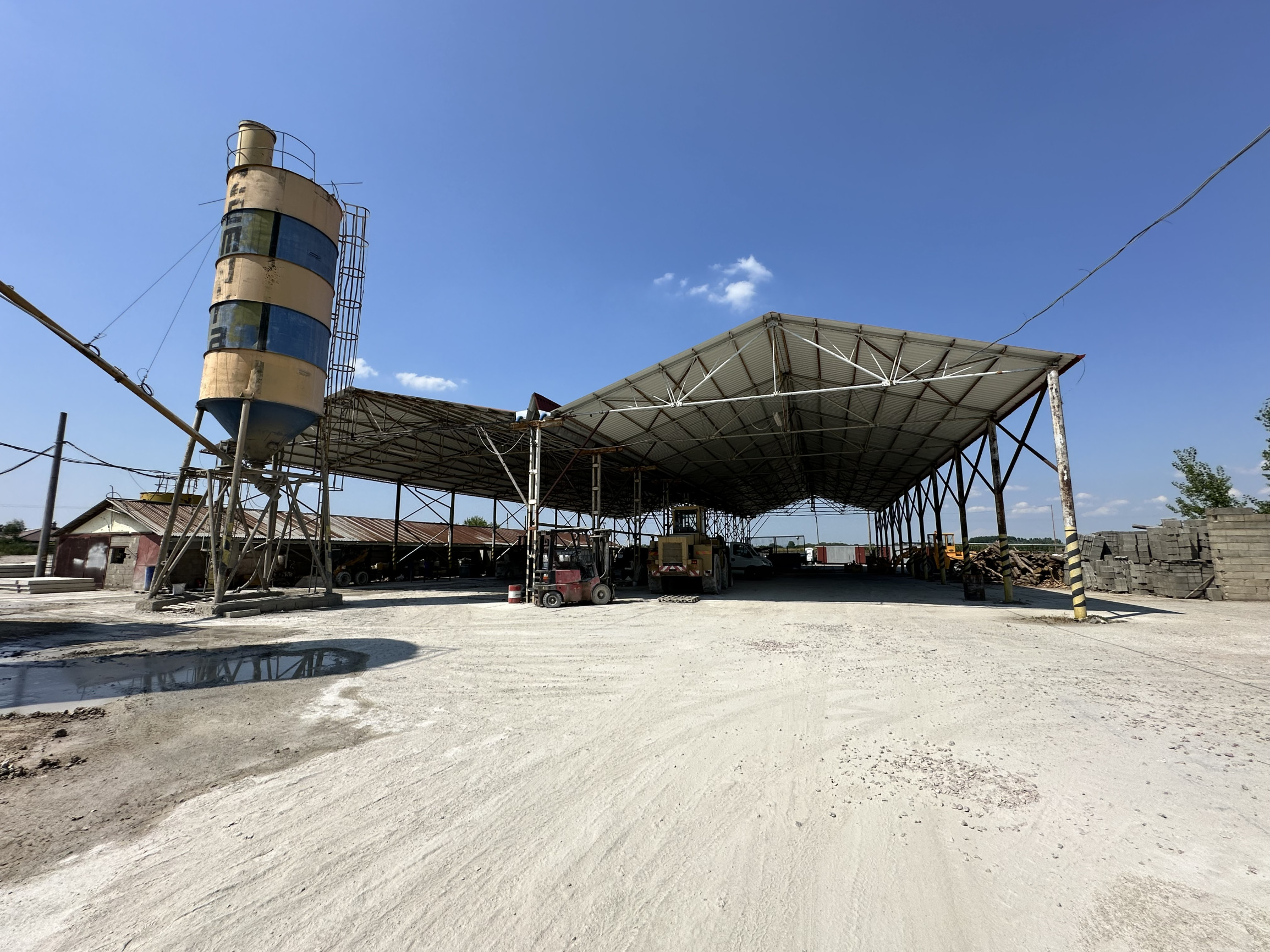 PRENÁJOM kompletne vybavenej betonárky s personálom, 4KM - od mesta ŠURANY