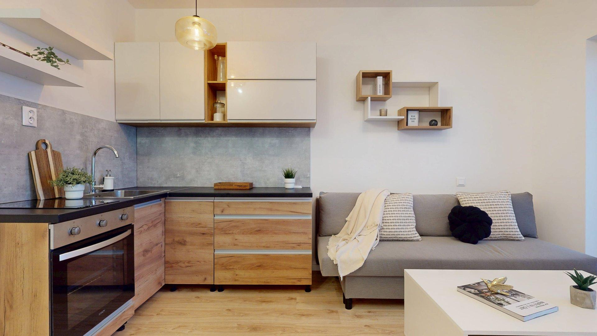 REZERVOVANÝ KOMPLETNE VKUSNE ZARIADENÝ 1I BYT S BALKÓNOM | SLNEČNICE POP