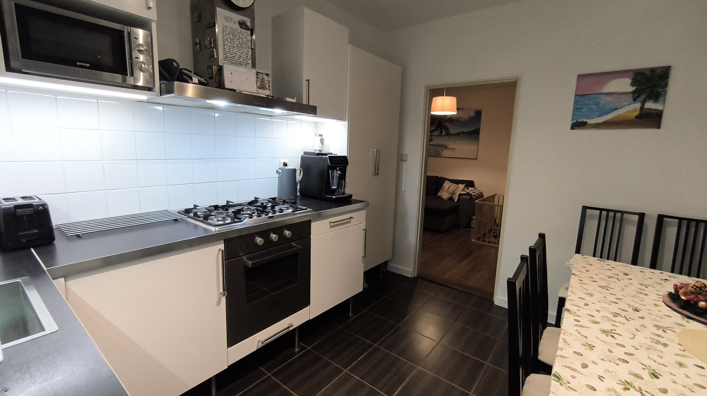 Predáme 3 izbový byt so šatníkom, komorou a balkónom, sídlisko Prednádražie, Nové Zámky