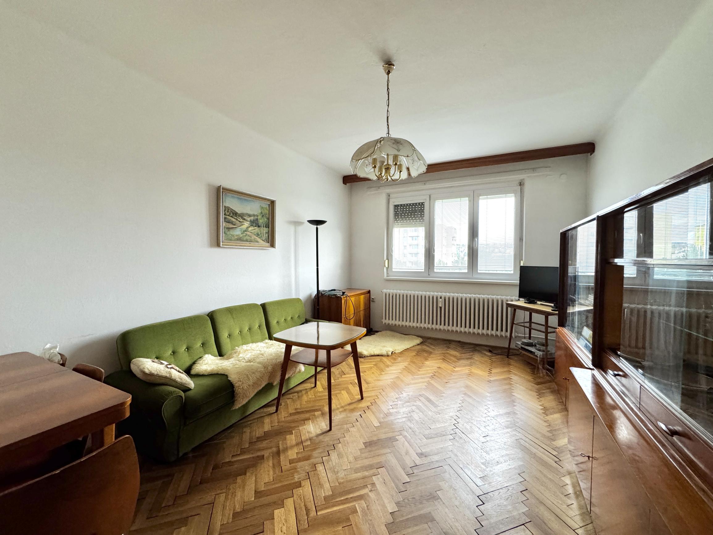 3-izbový byt na prenájom v Skalici – blízko centra, zariadený, ihneď voľný