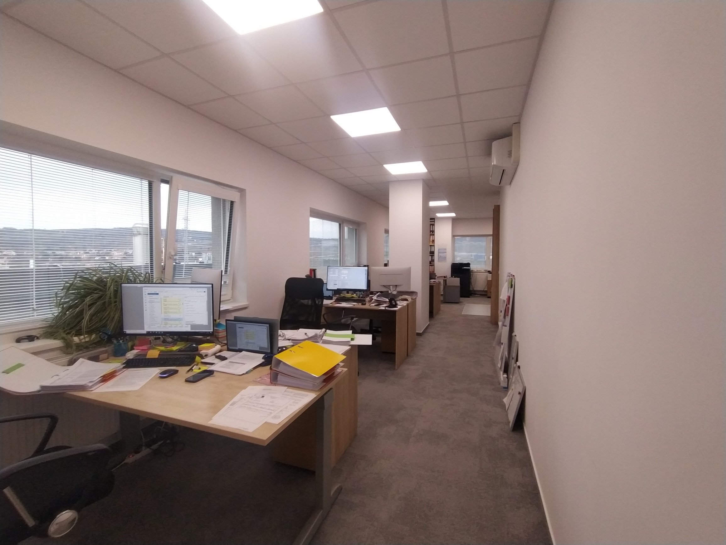 Prenájom klimat. viacúčelový priestor 80 m2 s kuchynkou/ WC/ sprchou + sklad 6m2, BA IV., Dúbravka.