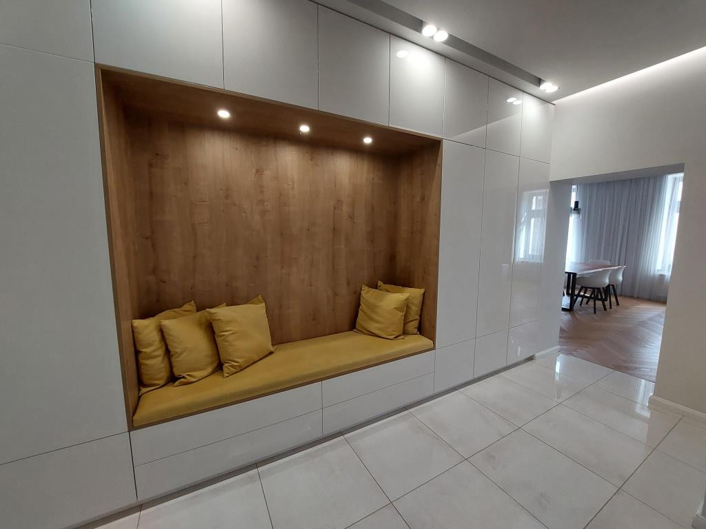 Staré Mesto - veľkometrážny reprezentatívny byt 167 m2, ul. Cintorínska