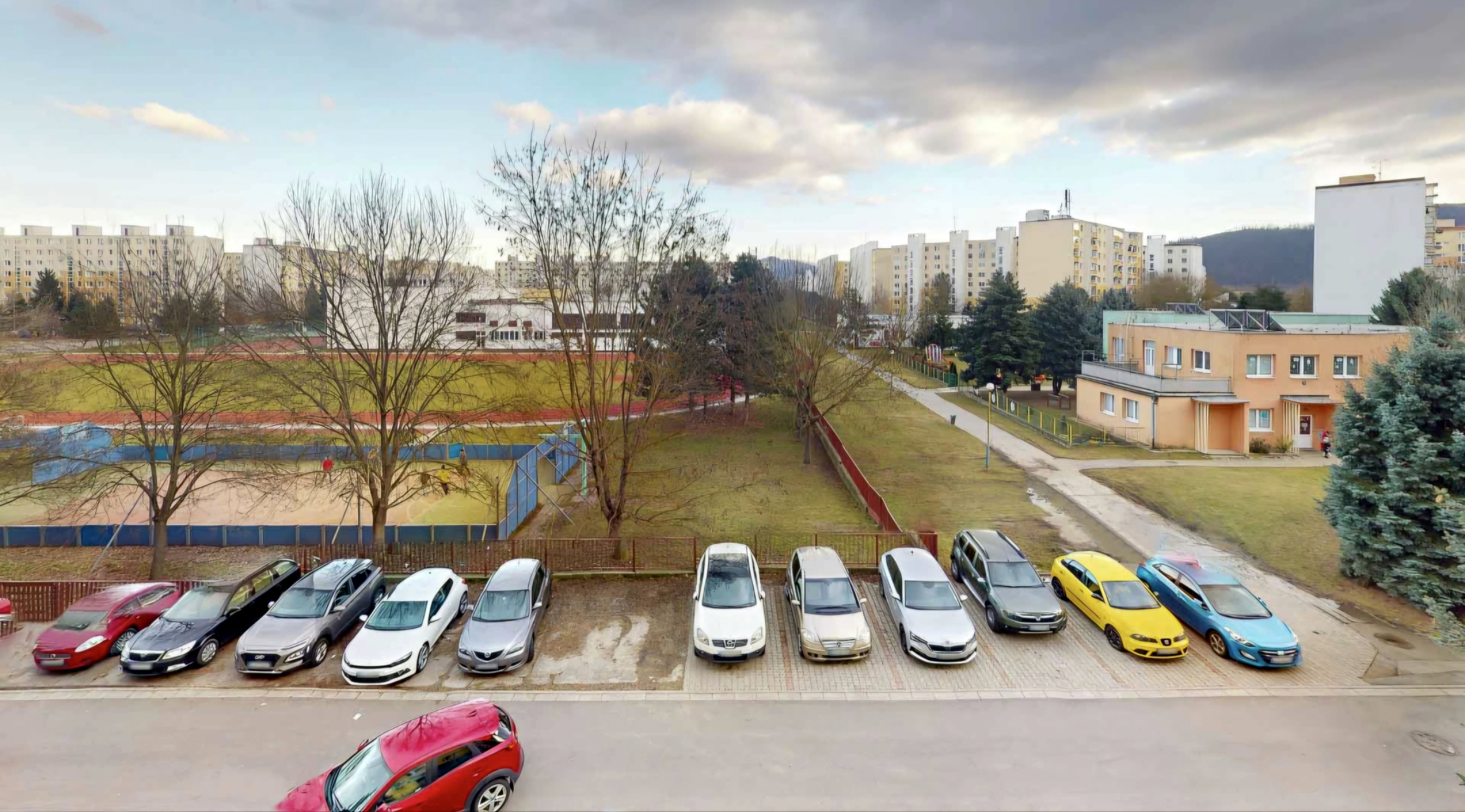 HĽADÁM 2-IZBOVÝ BYT  – PLATBA V HOTOVOSTI!