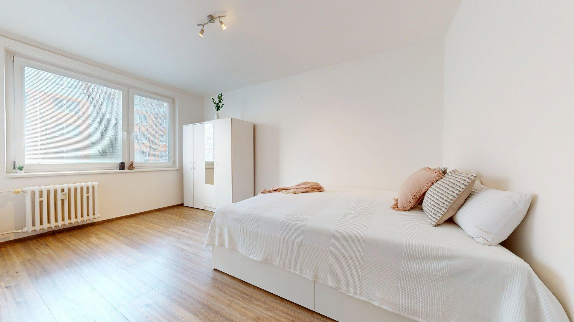 3-IZBOVÝ BYT PRI OC RETRO, RUMANČEKOVA ULICA