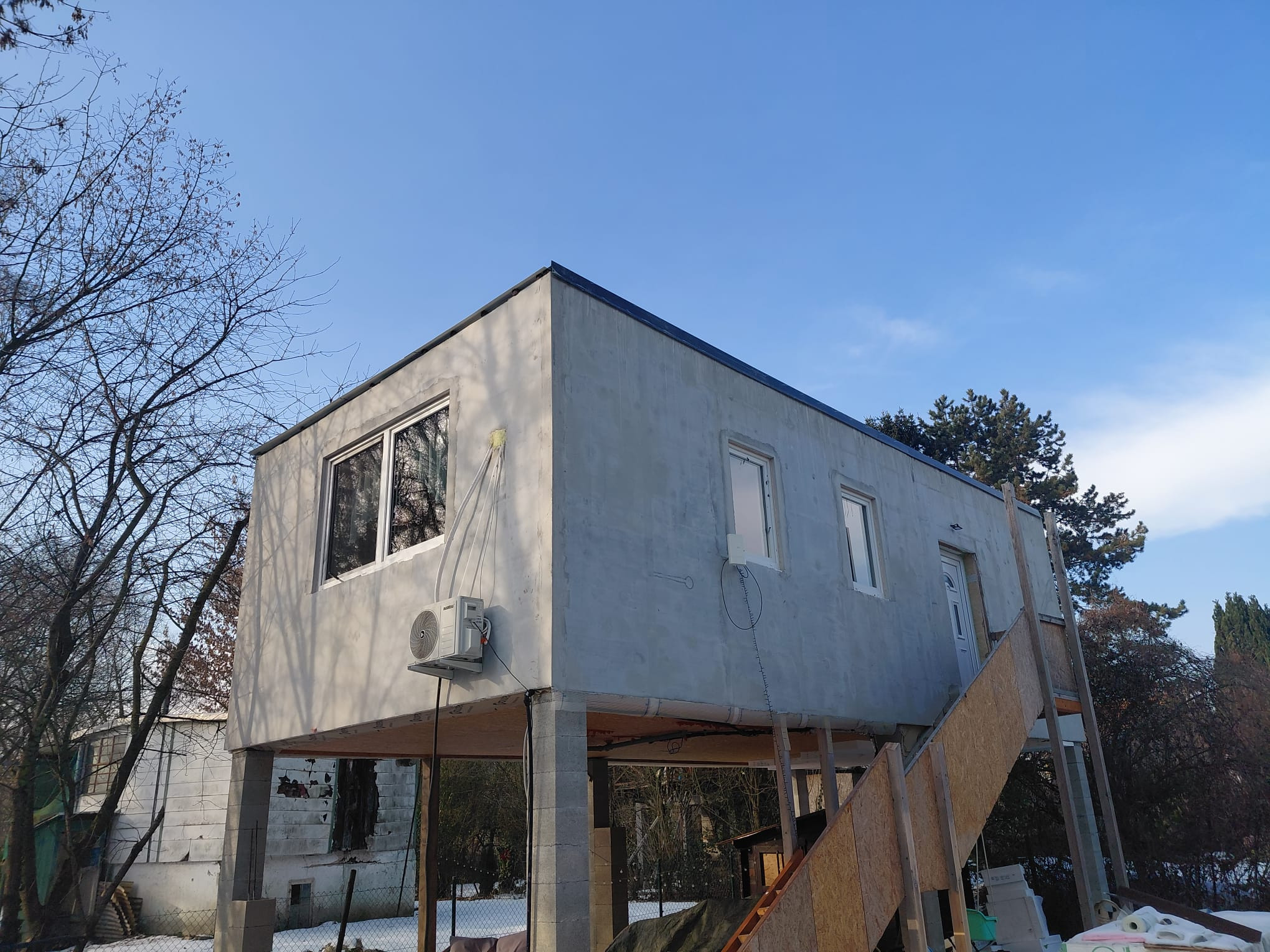 KOMPLETNE ZARIADENÁ NOVOSTAVBA REKREAČNEJ CHATY