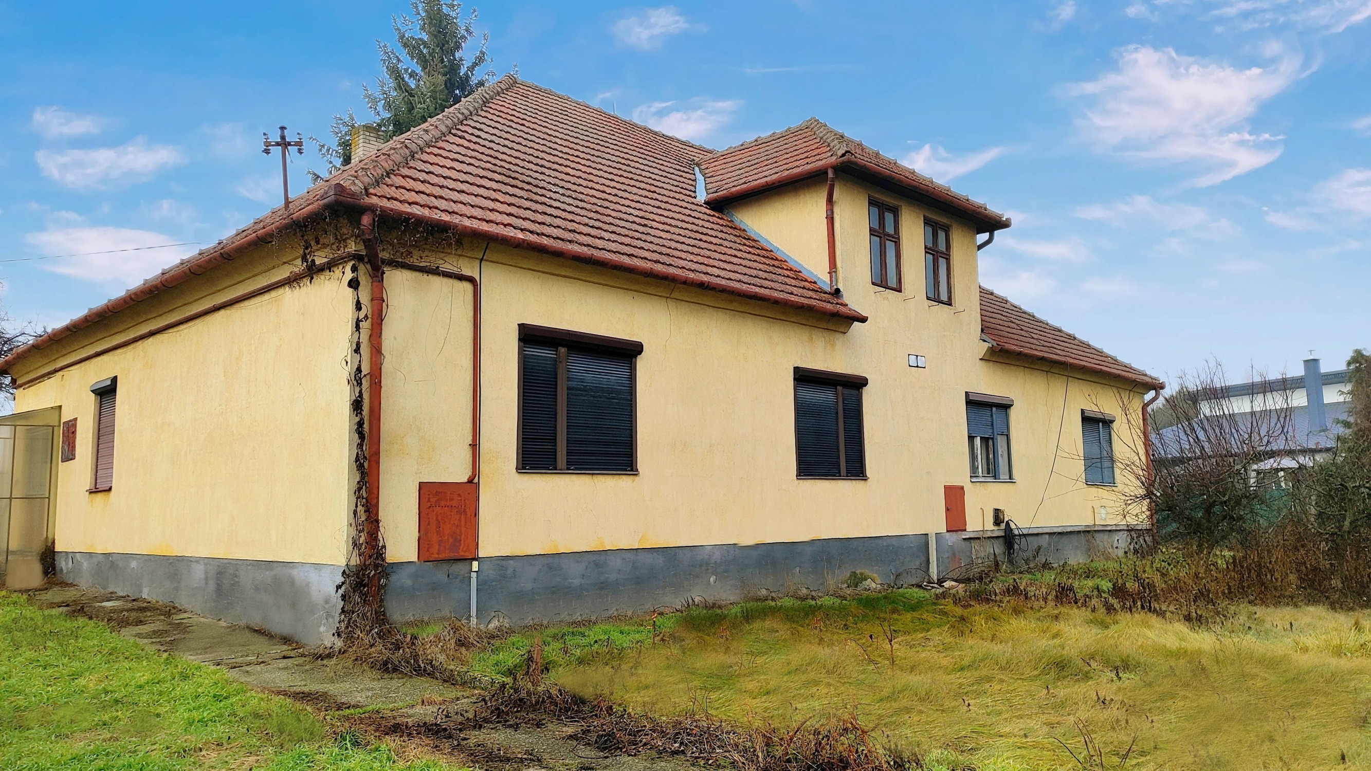 Exkluzívne: Rodinný dom s dvoma bytovými jednotkami, Zemné