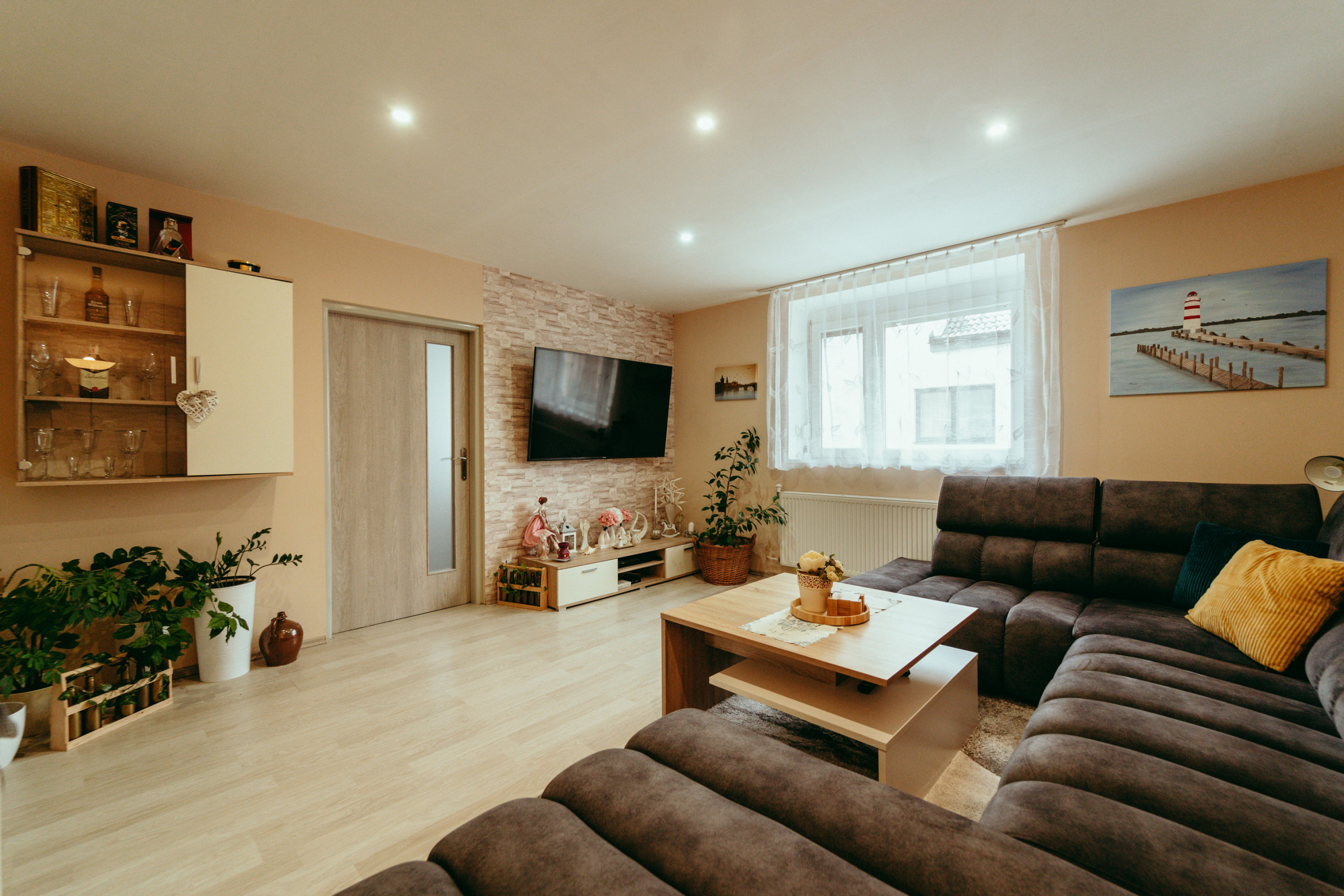 PREDAJ: 5-IZBOVÝ RODINNÝ DOM V SKALICI