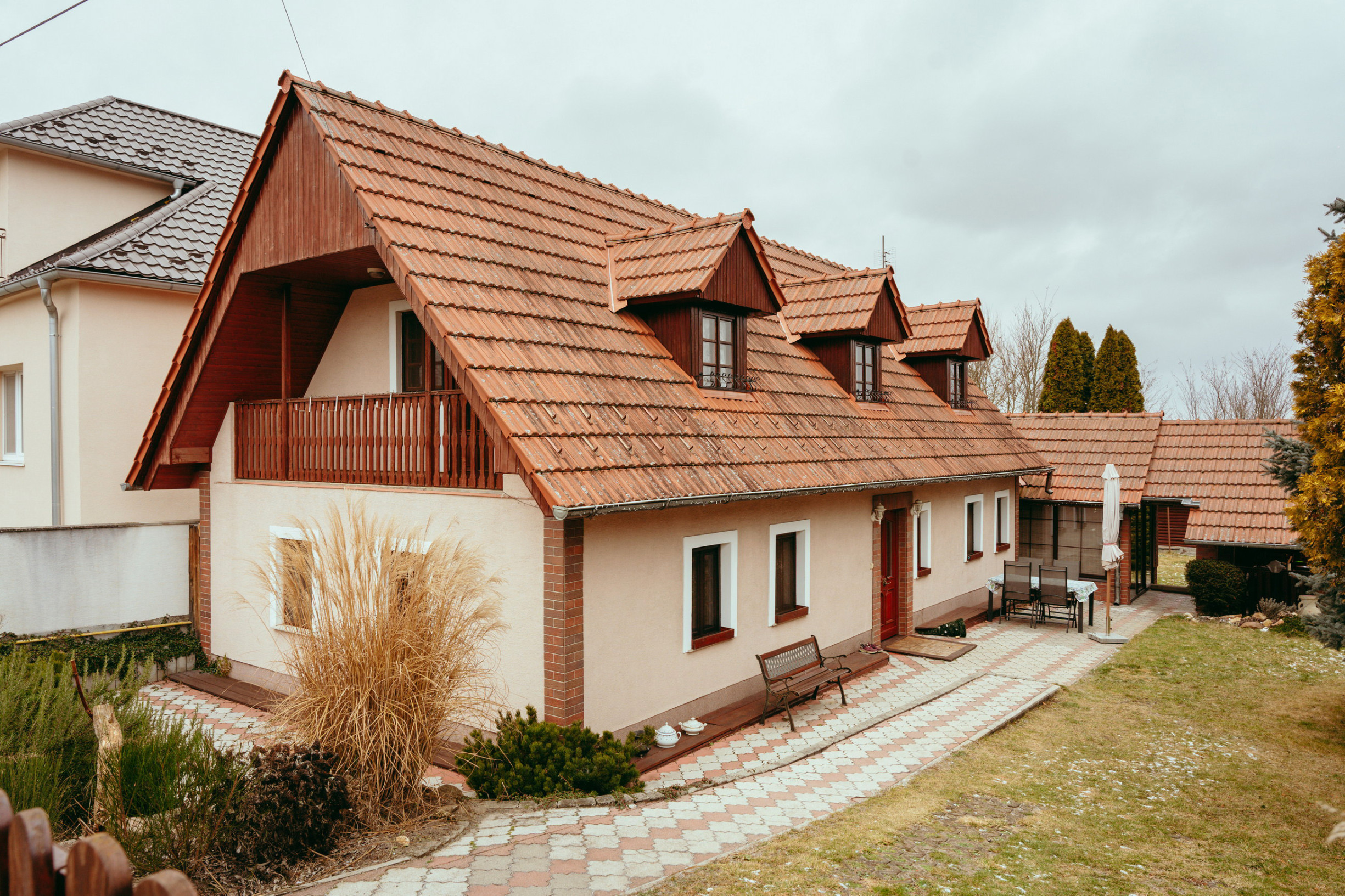 Štýlový 4 izbový rodinný dom kúsok od borovicových lesov
