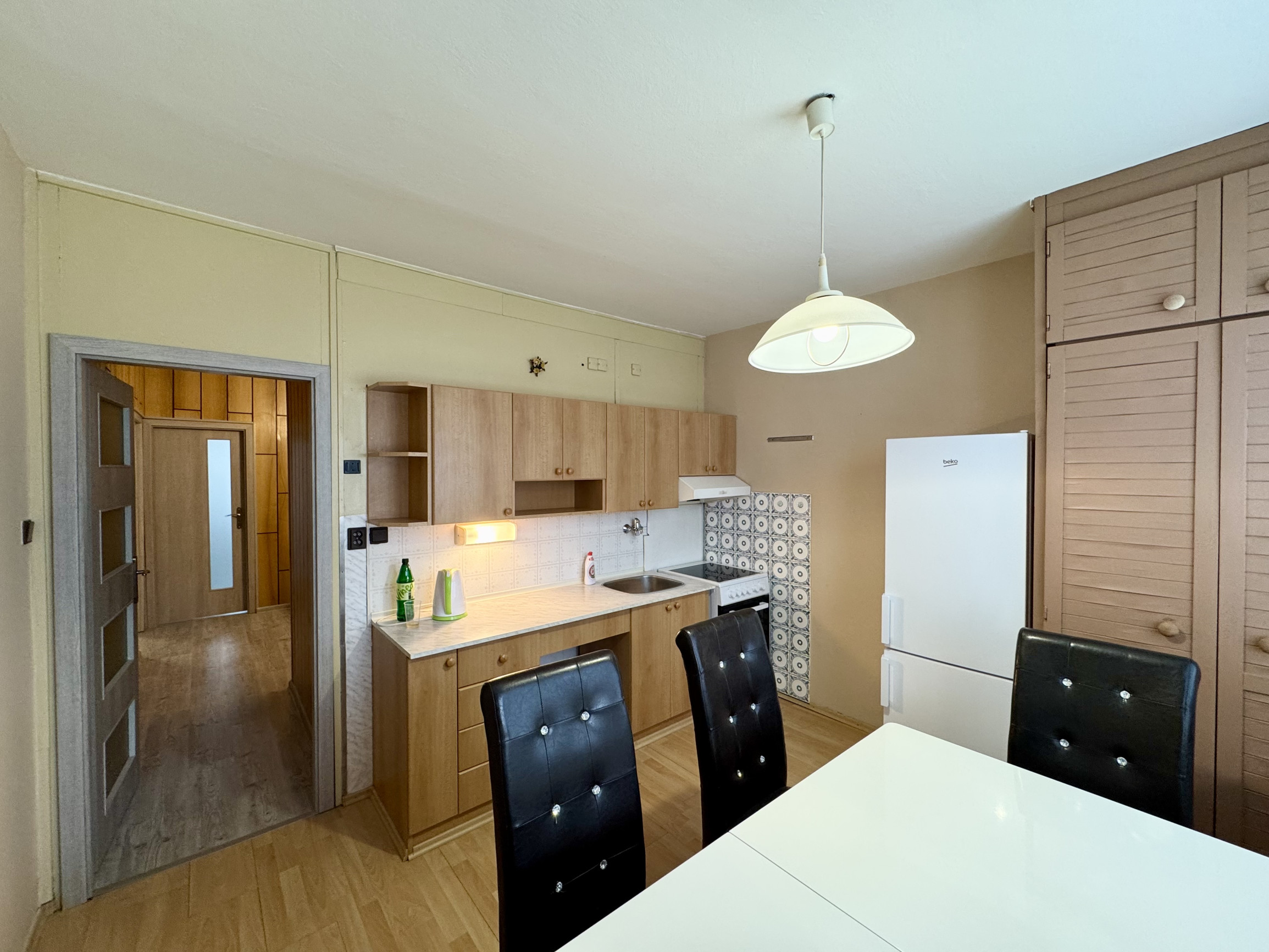 PRENÁJOM PRIESTRANNÉHO 2i BYTU V HOLÍČI