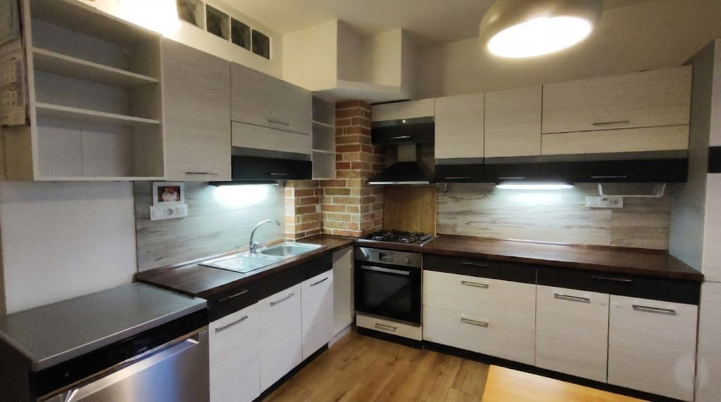 PRENÁJOM: Veľký 2,5i byt s loggiou, sídlisko JUH, kompl.REKO