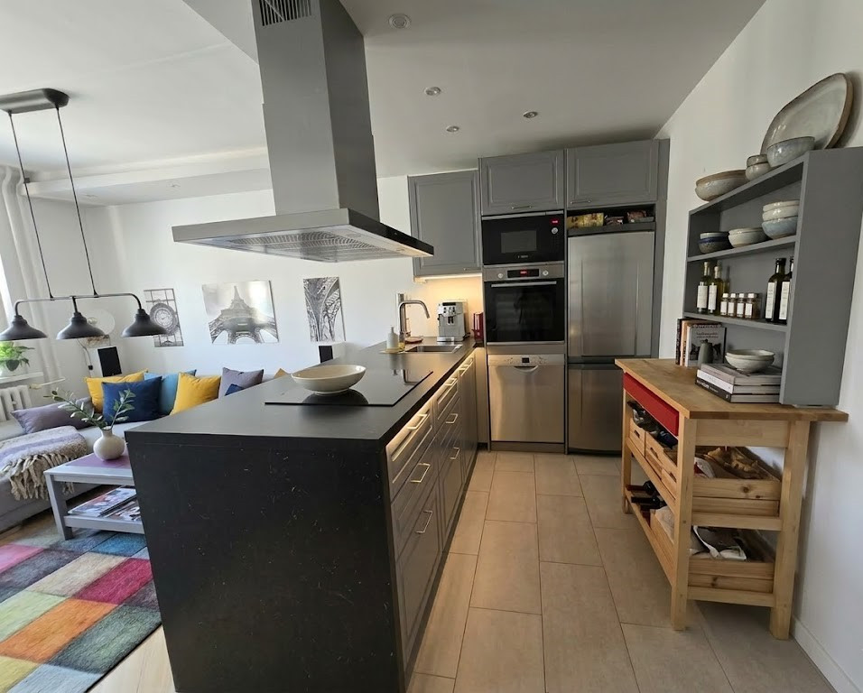 PREDAJ–Nadštandardný 3-izbový byt  s loggiou v  top lokalite Ružinova – Trávniky