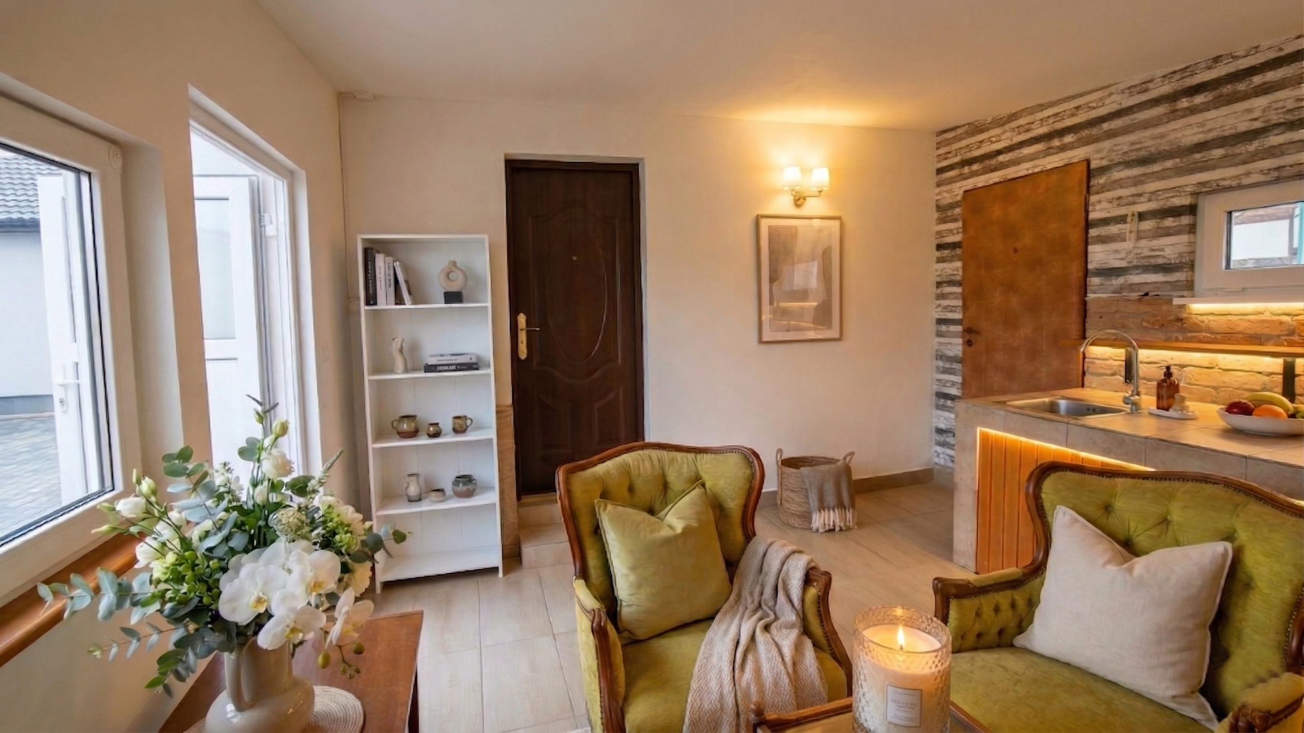 ŠTÝLOVÁ KOMPLETNE ZREKONŠTRUOVANÁ CHATA S BAZÉNOM A ZÁHRADOU – IDEÁLNA NA ODDYCH AJ CELOROČNÉ BÝVANIE - NOVÉ ZÁMKY