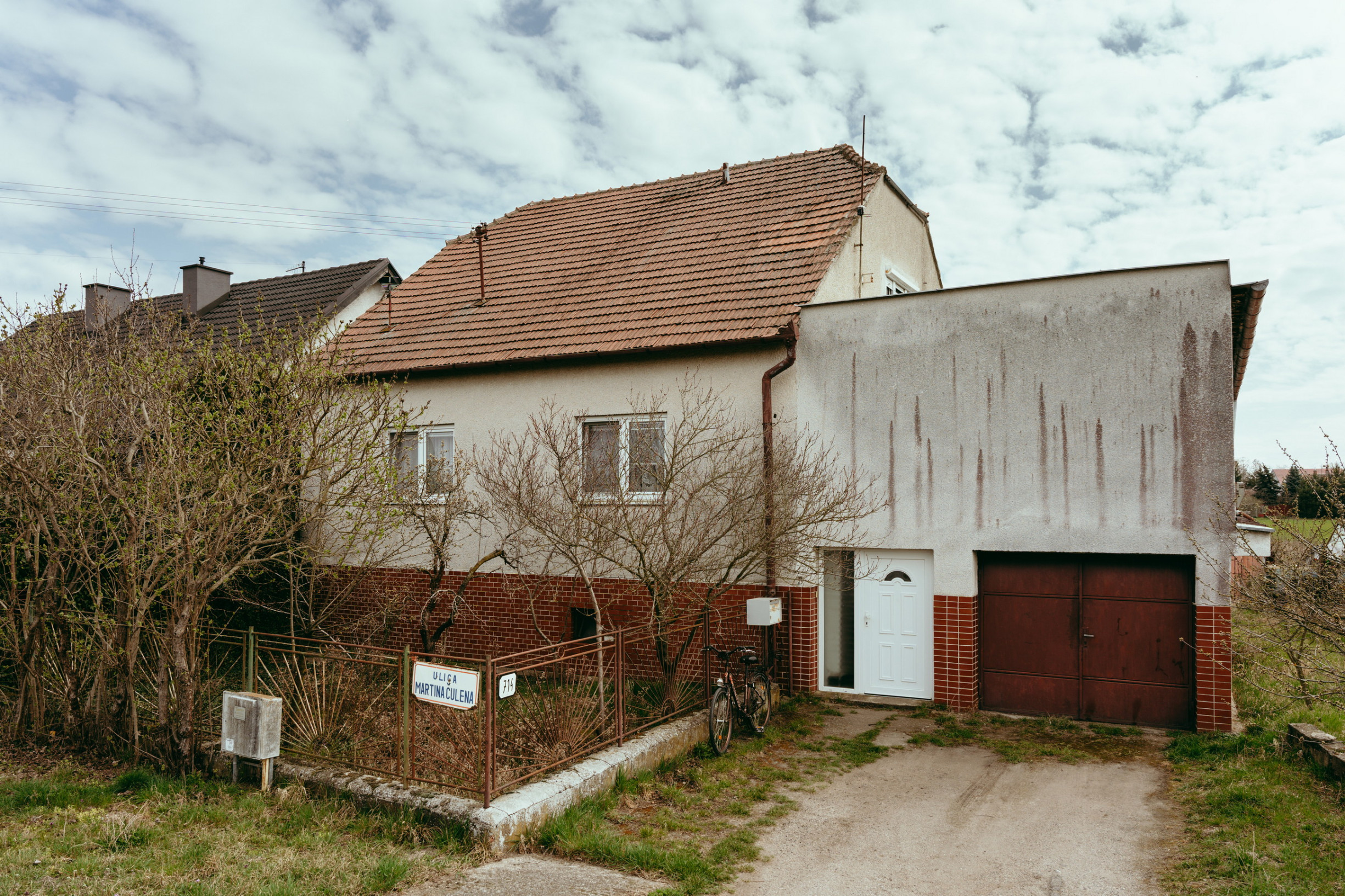 10 izbový rodinný dom v okrajovej časti obce Brodské