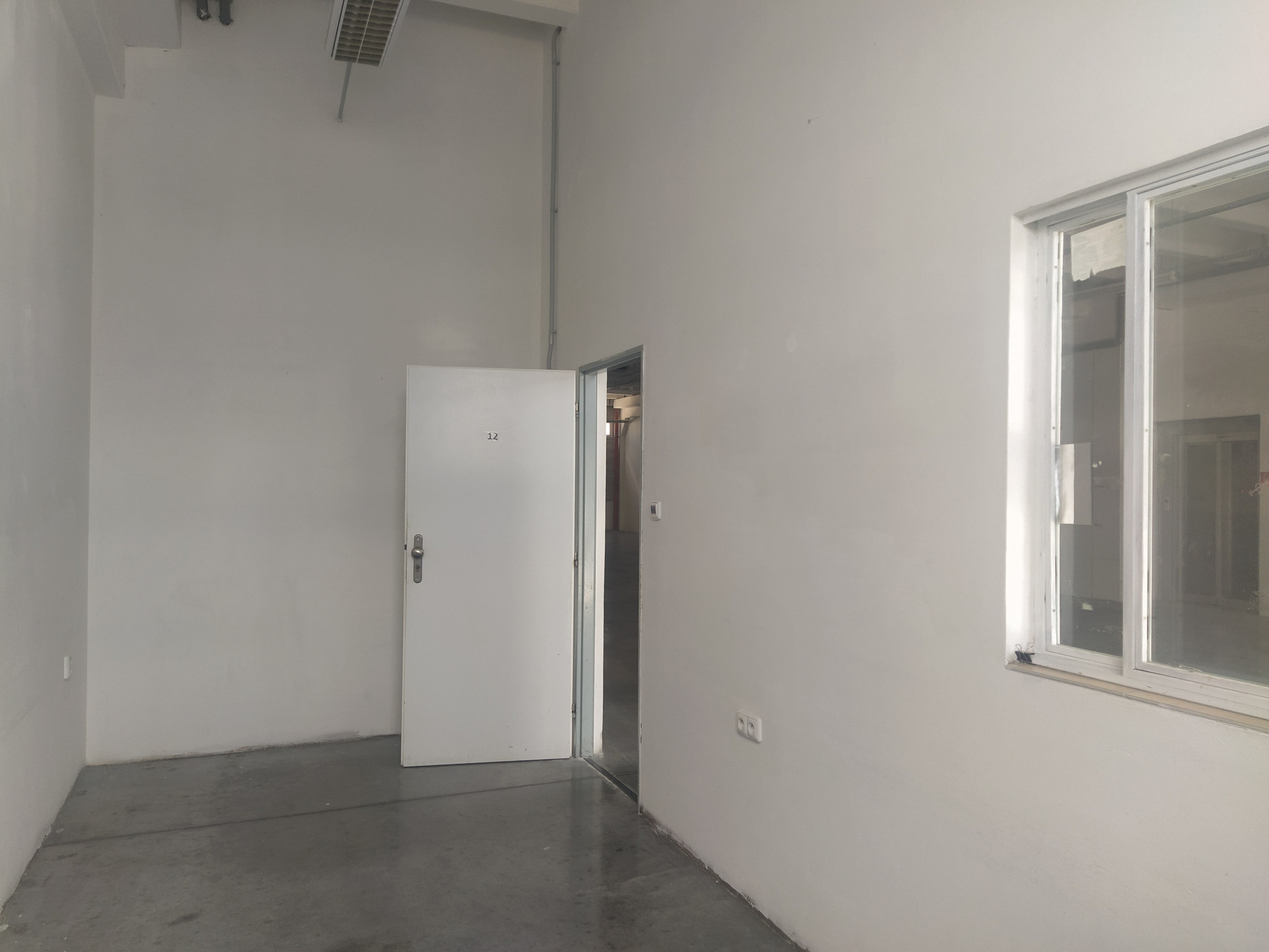 Prenájom viacúčelová miestnosť s umývadlom 18 m2, Vajnorská ul., BA III., časť Jurajov dvor.