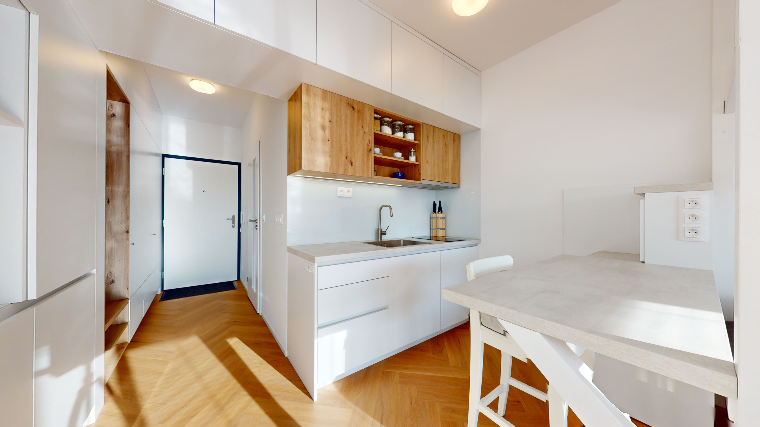 KOMPLETNE ZARIADENÝ 1I BYT S BALKÓNOM A PARKOVACÍM MIESTOM