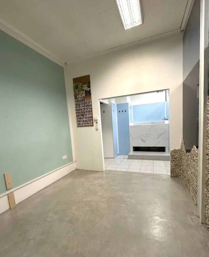 Obchodný priestor na prenájom – 18 m², Ovsištské námestie, Bratislava V – Petržalka