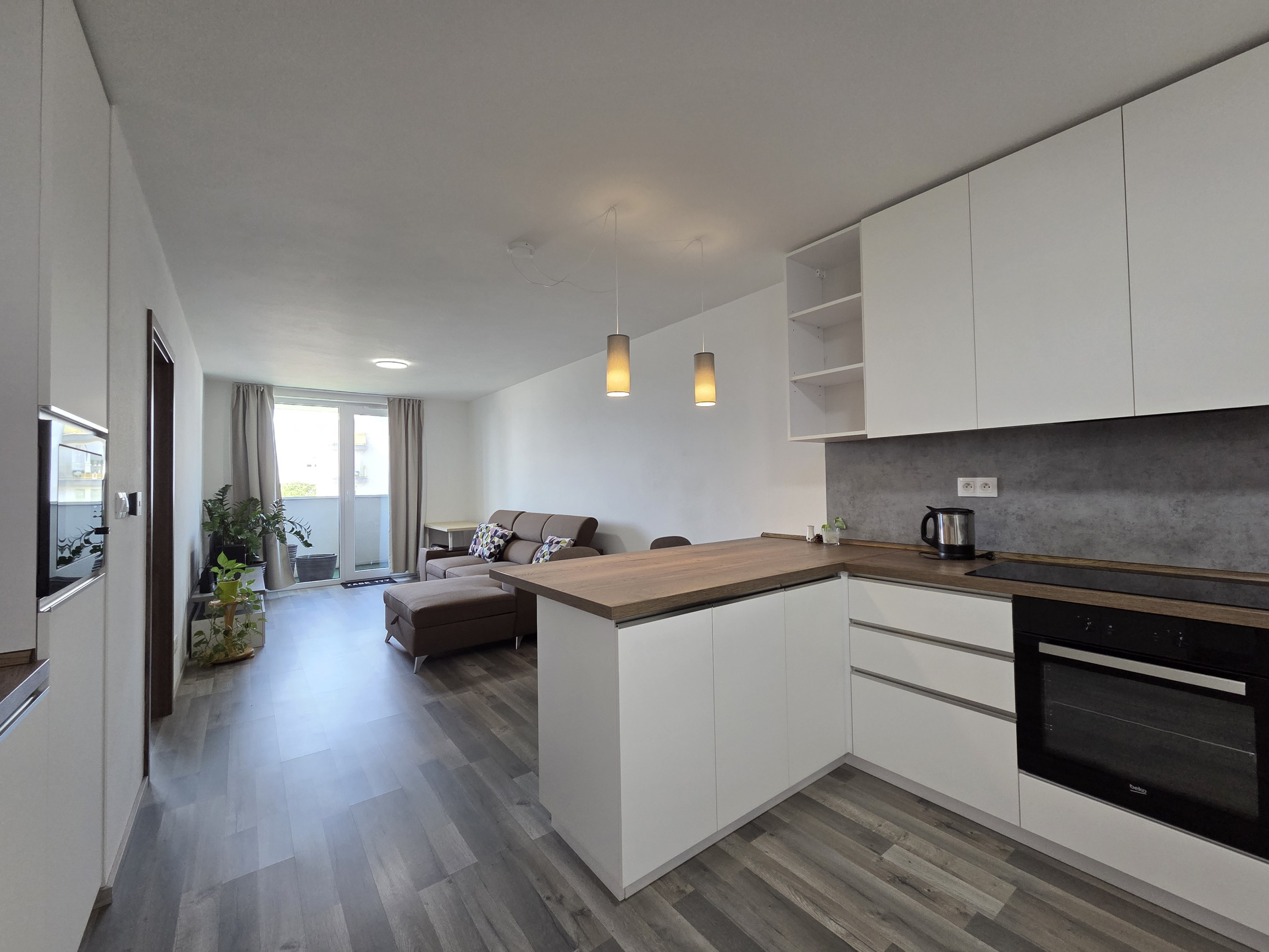 Prenájom 2 izbový byt s parkovaním, Pri smaltovni, Bratislava-Petržalka