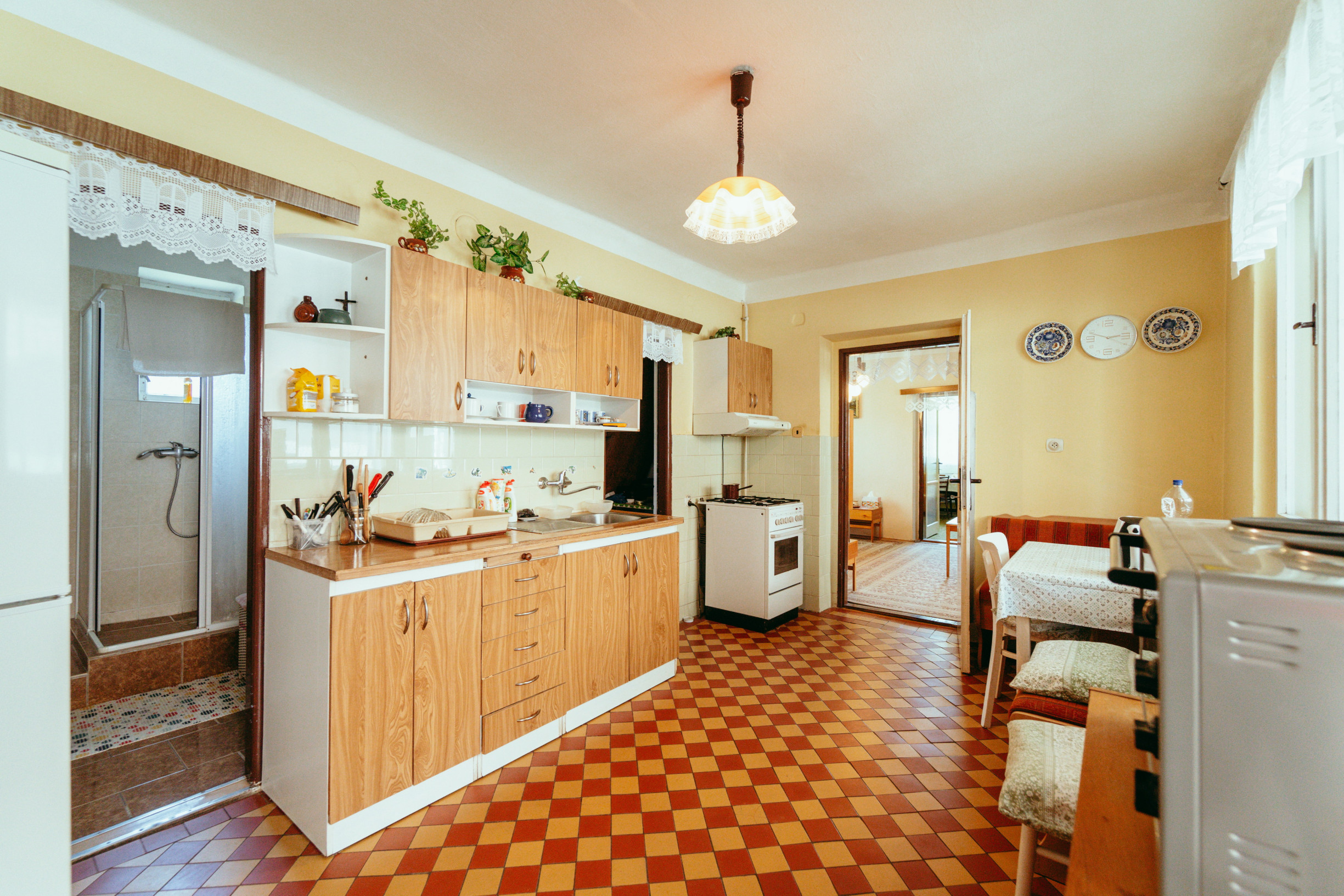 POCTIVÝ 4i TEHLOVÝ DOM V TOP PÔVODNOM STAVE, POZEMOK 1129m²