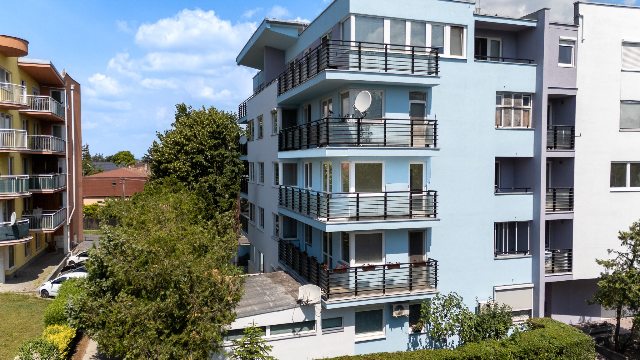Priestranný 3i byt s balkónom a loggiou v Šamoríne