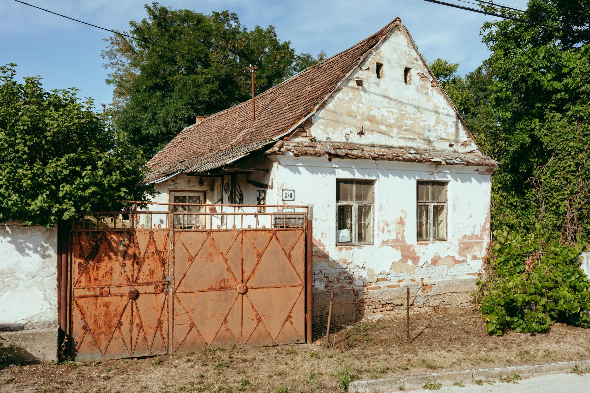 Pozemok so starým vidieckym domom v obci Smolinské