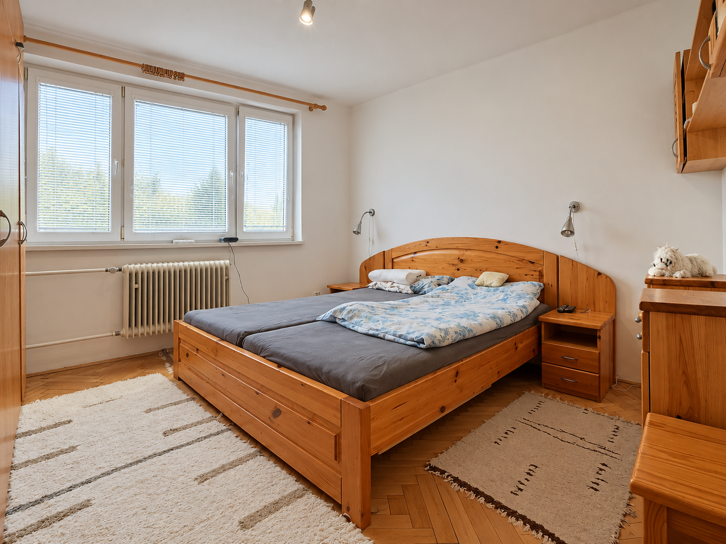 Unikátny 3-izbový byt s balkónom, krbom, vlastným pozemkom (185 m²) a dvoma prístreškami na auto v Medzibrode