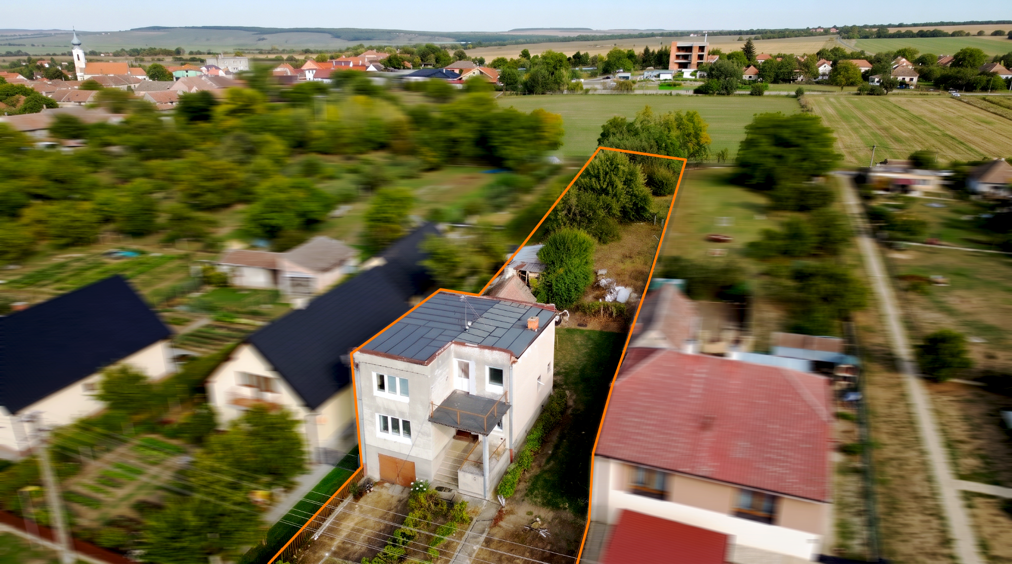 Rodinný dom s vinnou pivnicou a veľkým pozemkom v Gbeloch, ul. Prof. Čárskeho