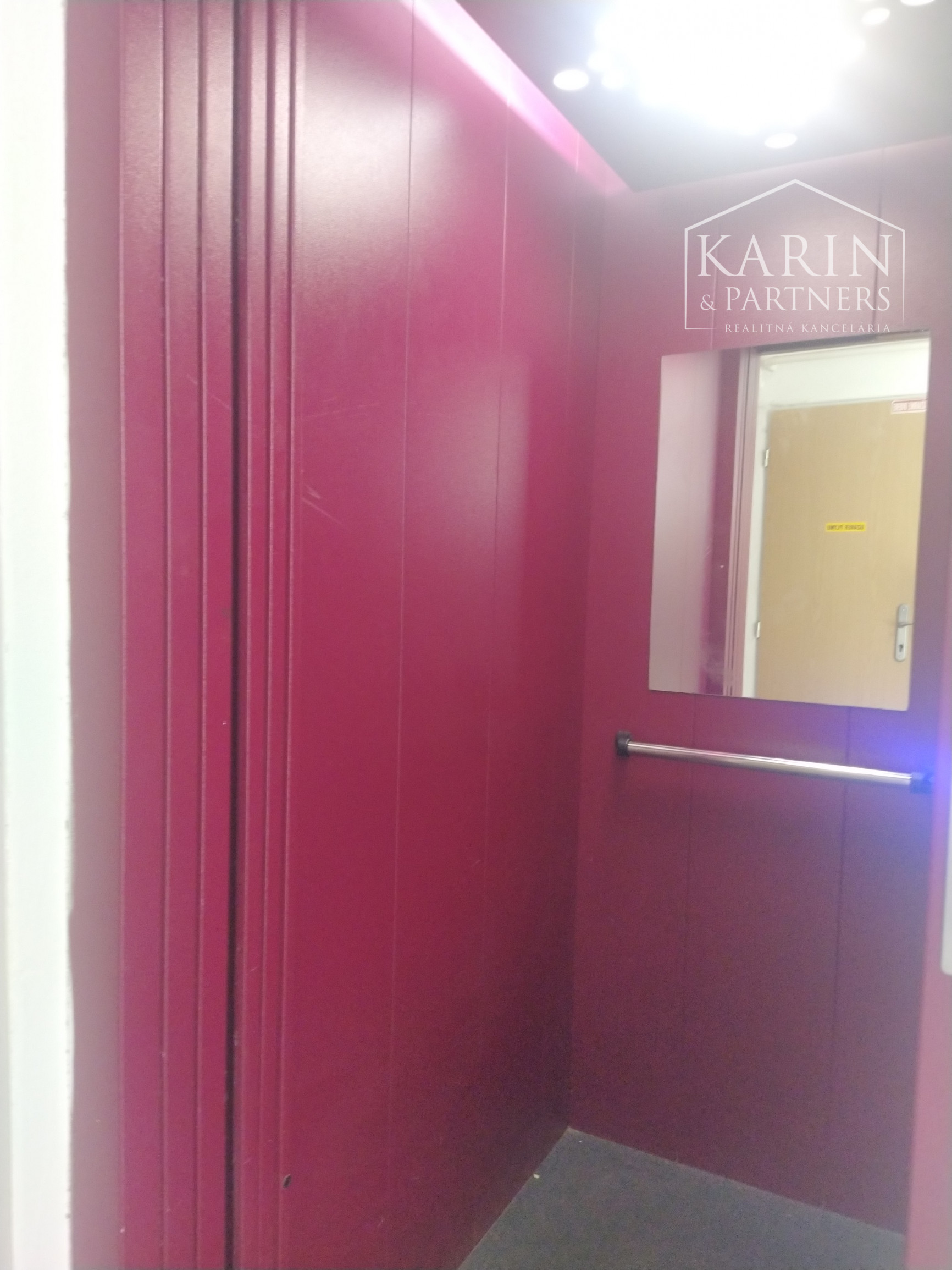 Prenájom 2 izb. byt 44,3m2 so samostatnou kuchyňou a kumbálom, Medená ul., BA I. Staré Mesto.