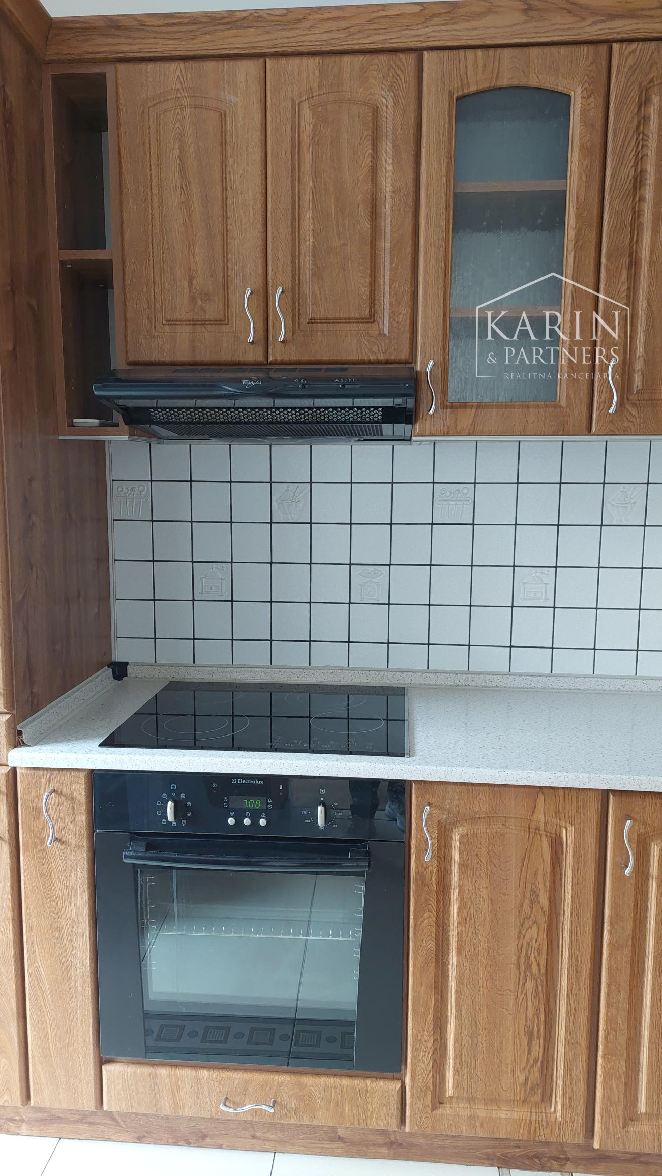 Vajnory - 3 izbový byt s loggiou, pivnicou  a parkovaním