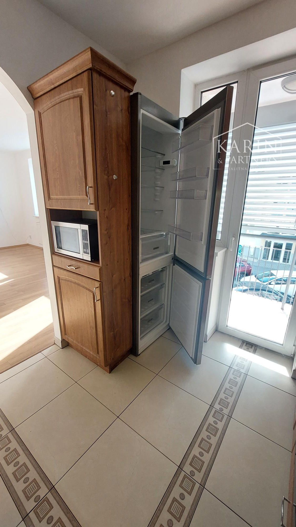 Vajnory - 3 izbový byt s loggiou, pivnicou  a parkovaním