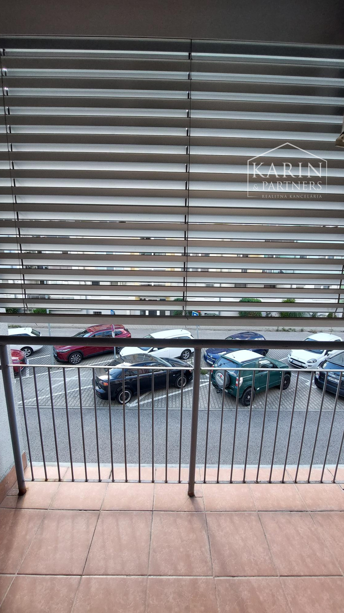 Vajnory - 3 izbový byt s loggiou, pivnicou  a parkovaním