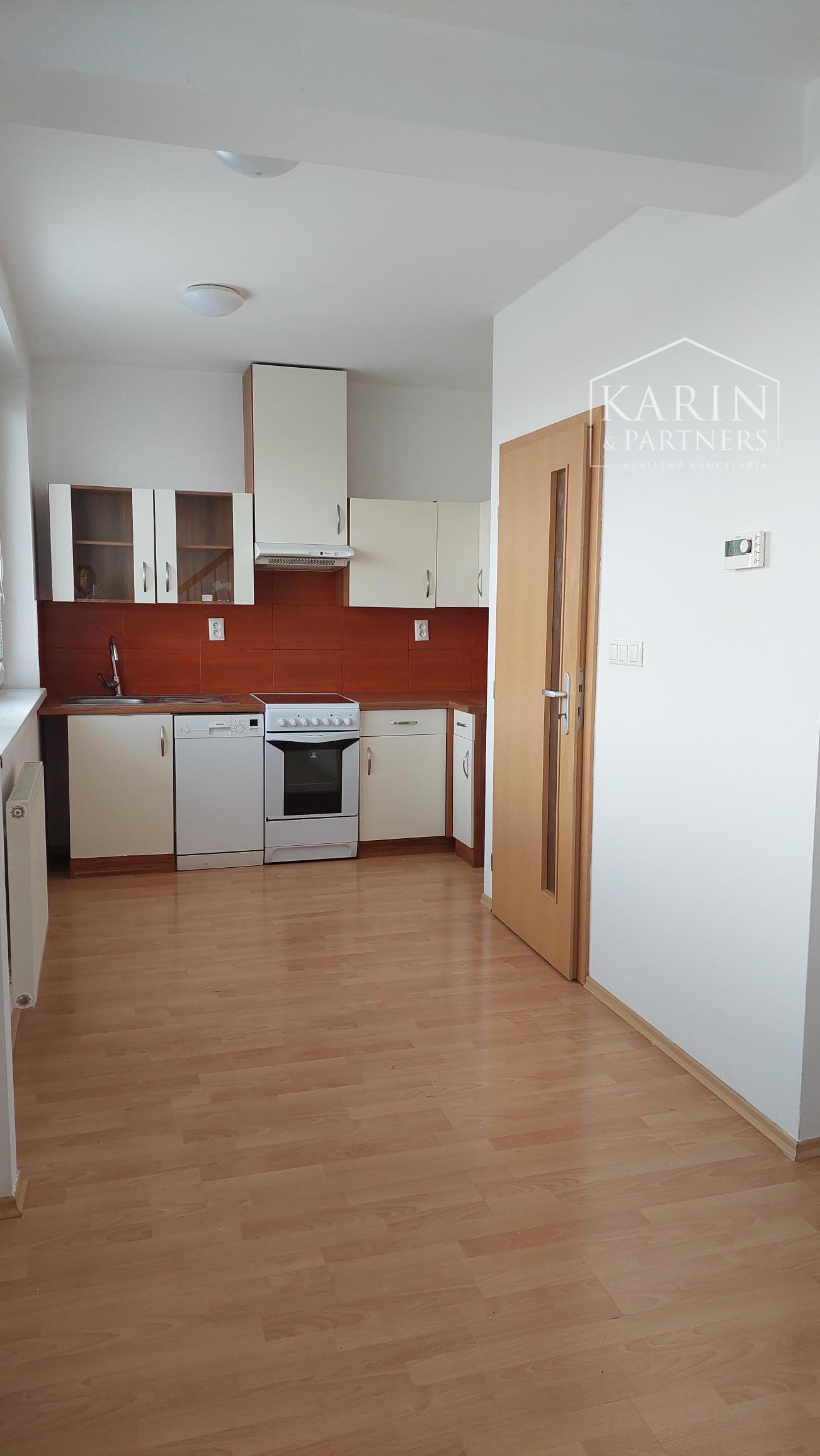 REZERVOVANÉ - 3 izbový mezanínový byt v Senci