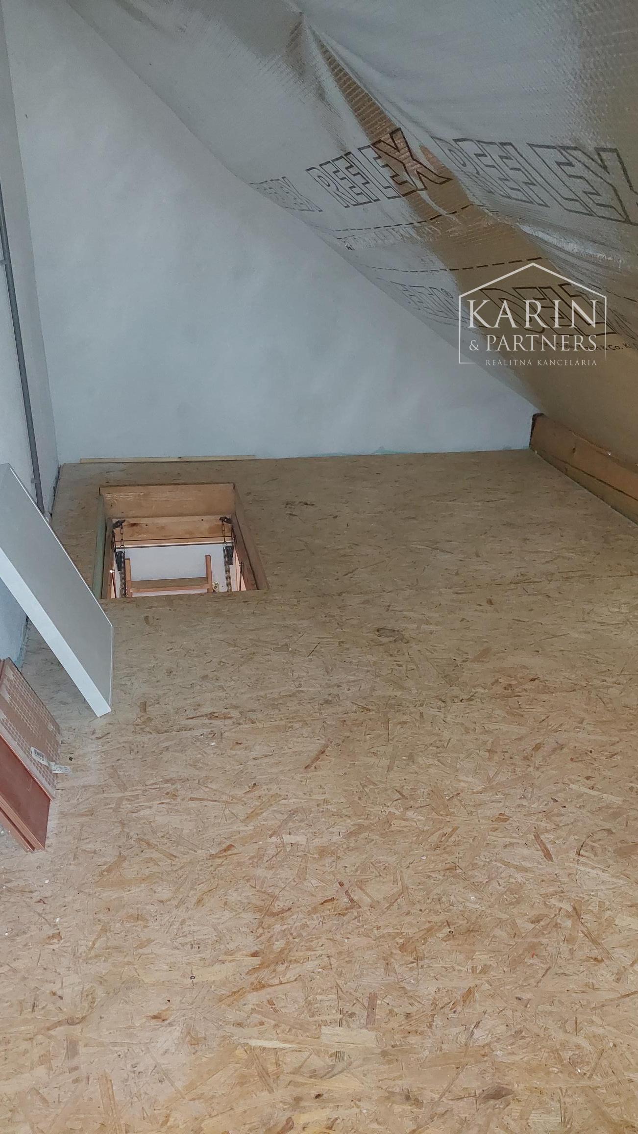 REZERVOVANÉ - 3 izbový mezanínový byt v Senci